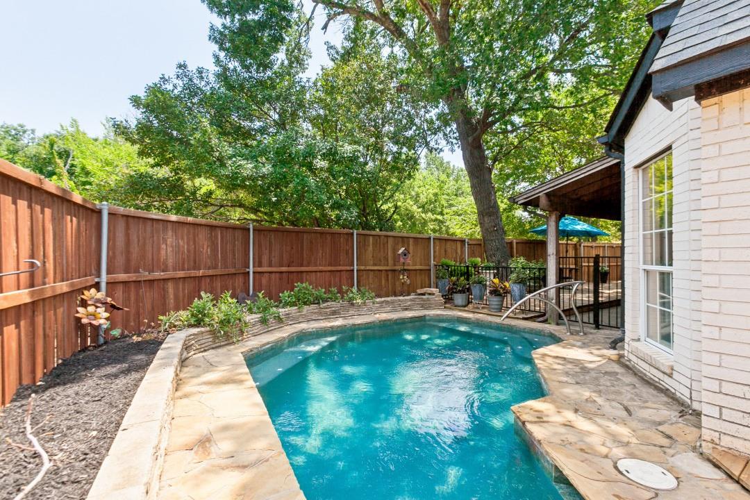 main property photo 23