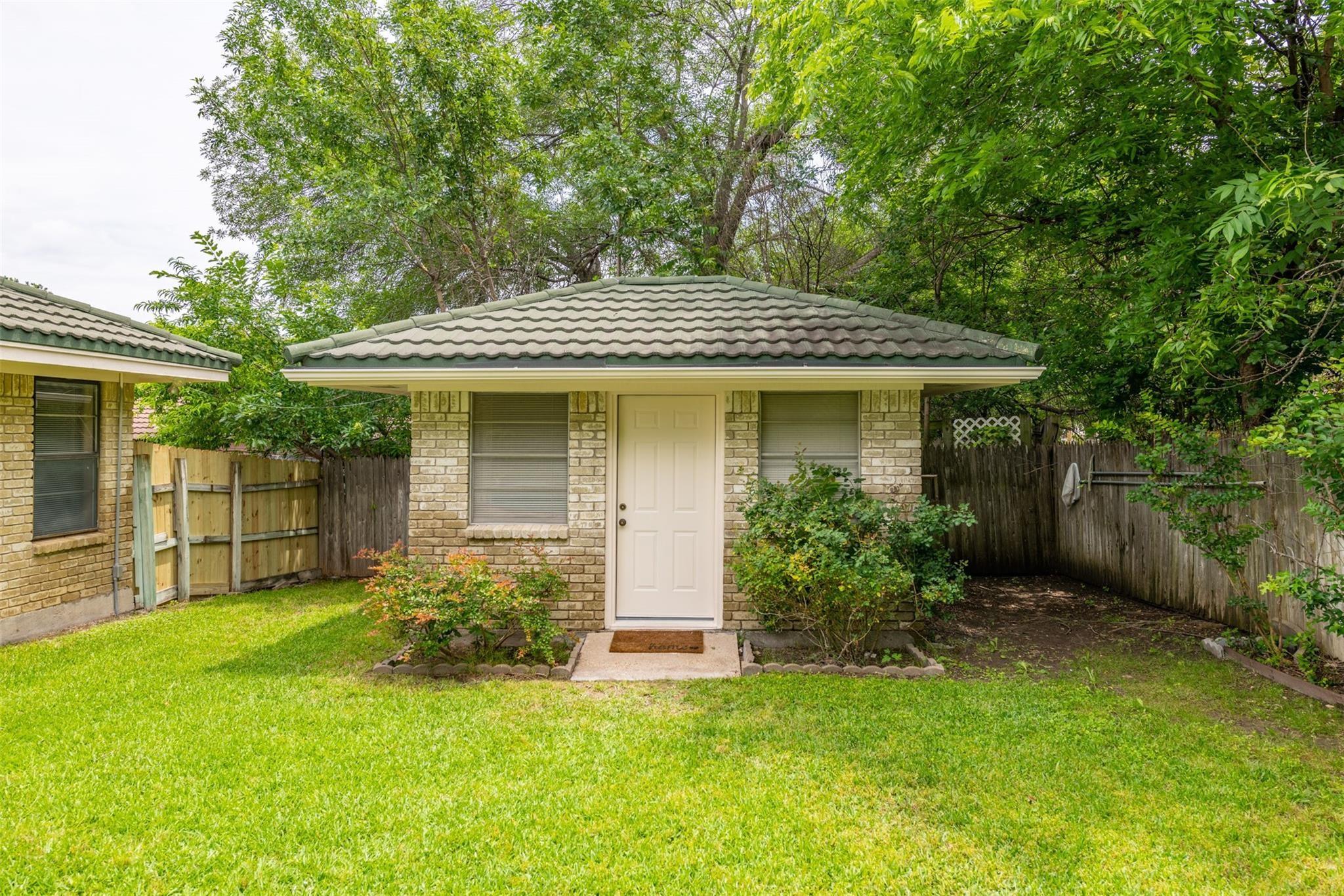 main property photo 28