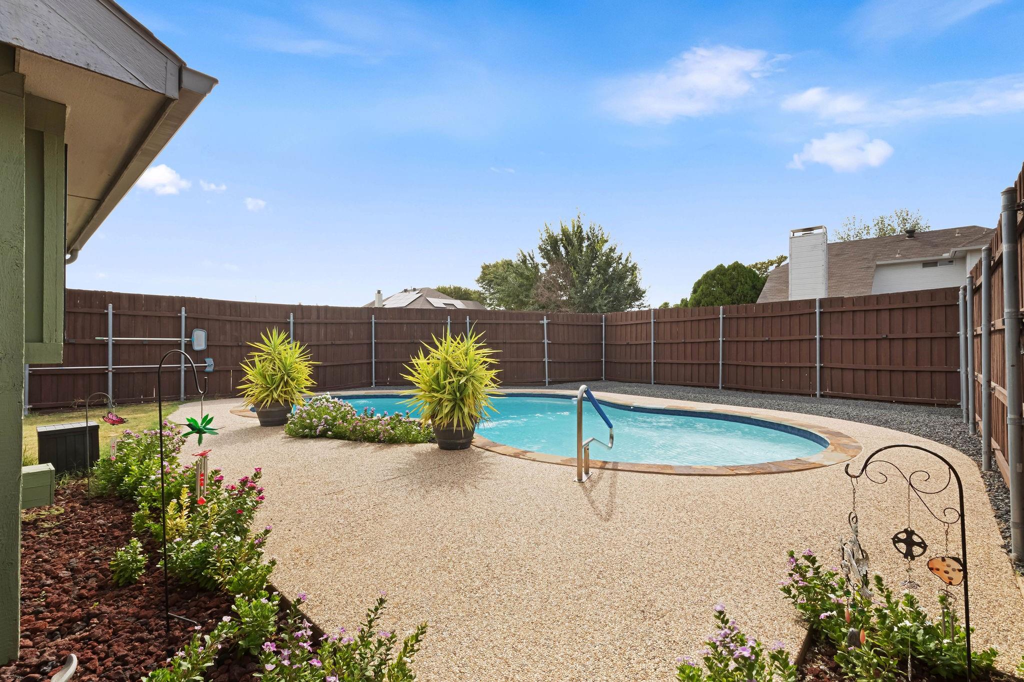 main property photo 15