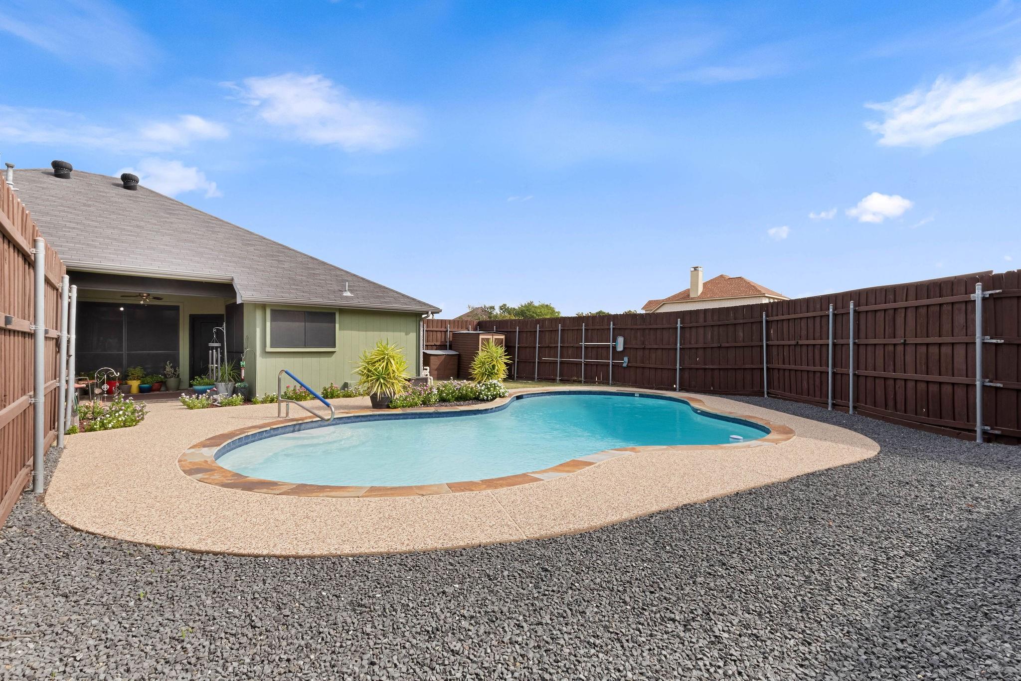 main property photo 16