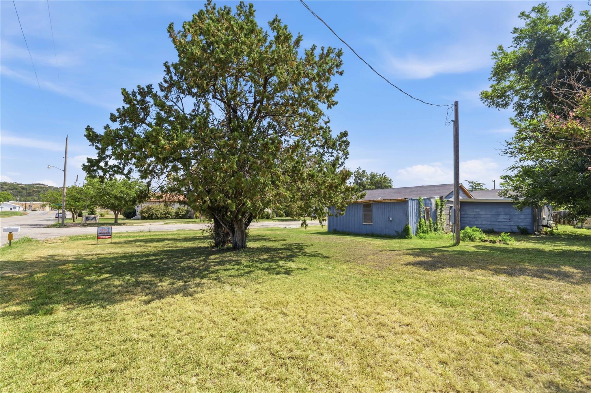 main property photo 22