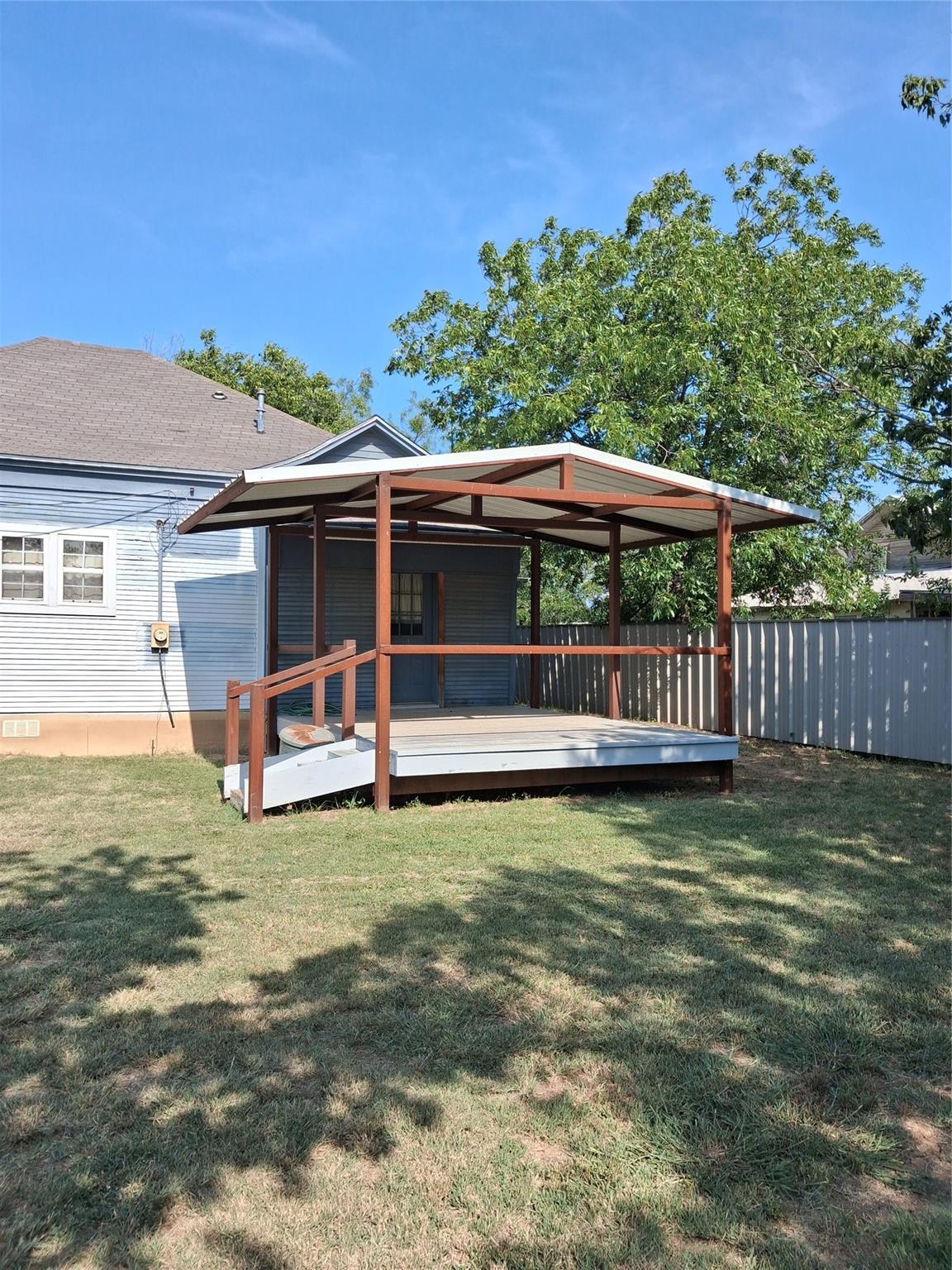 main property photo 29