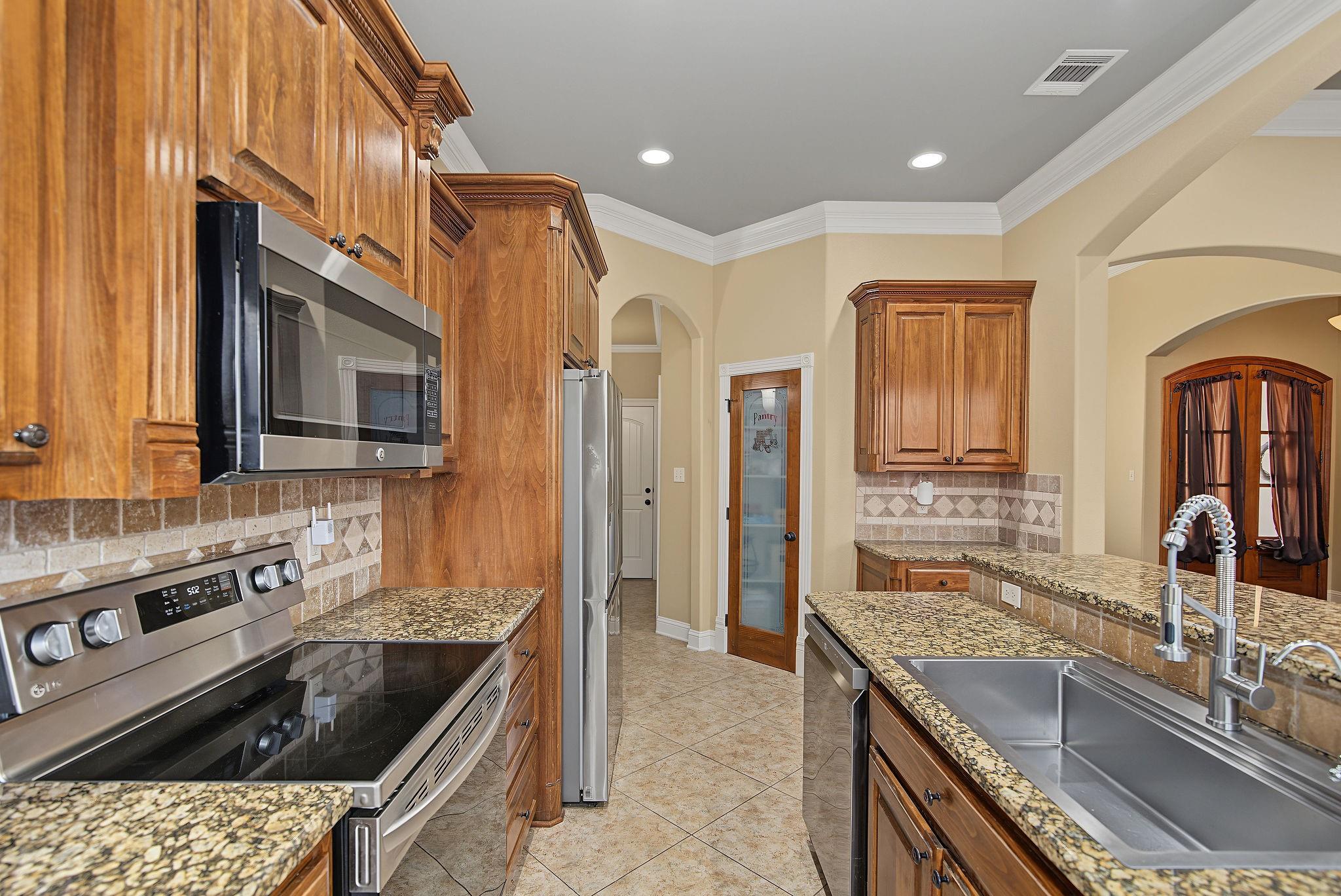 main property photo 9