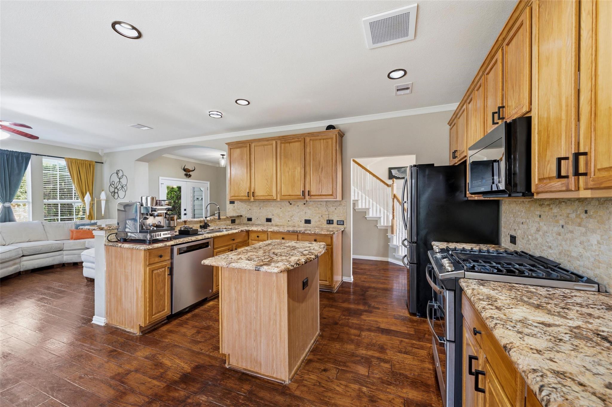 main property photo 13