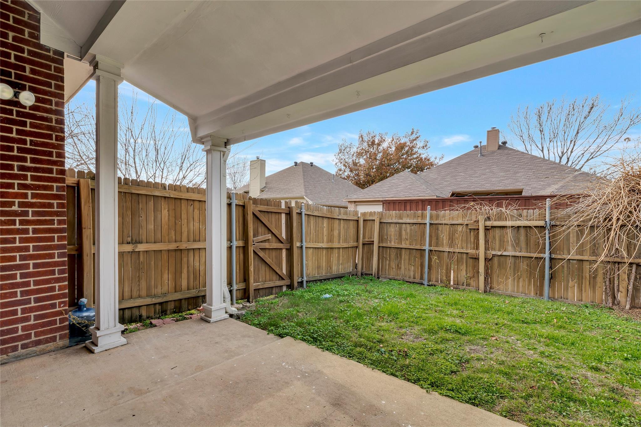 main property photo 25