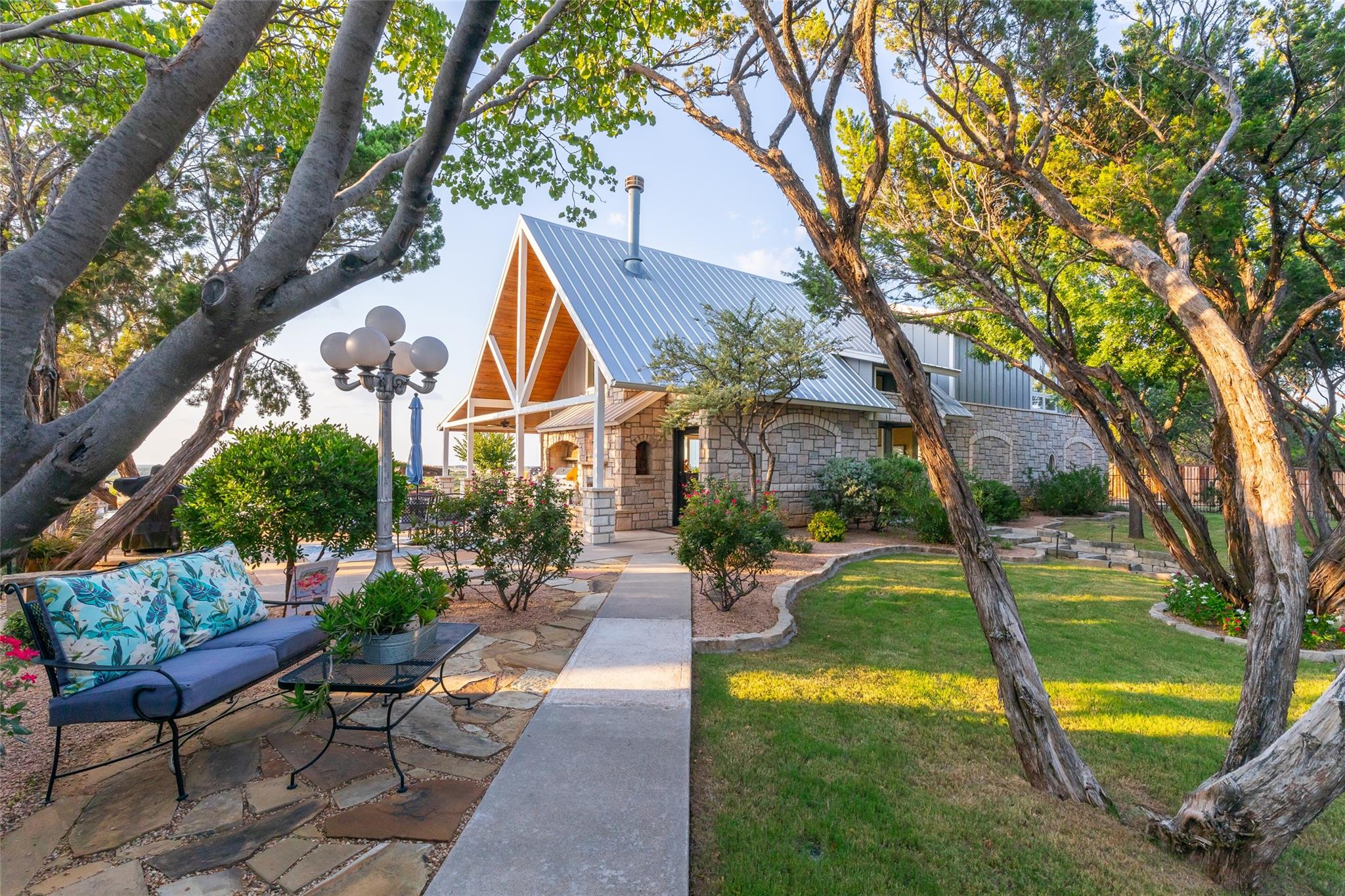 main property photo 39