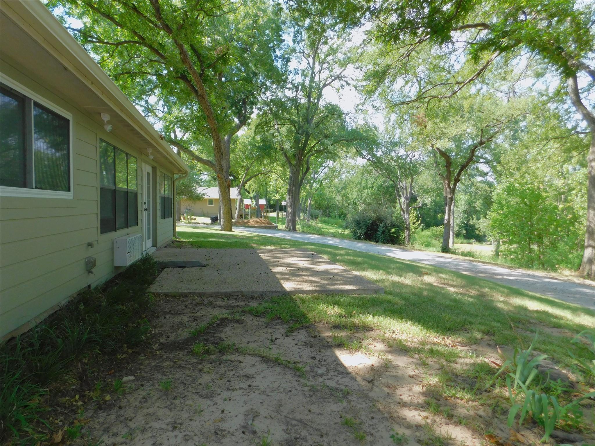 main property photo 29