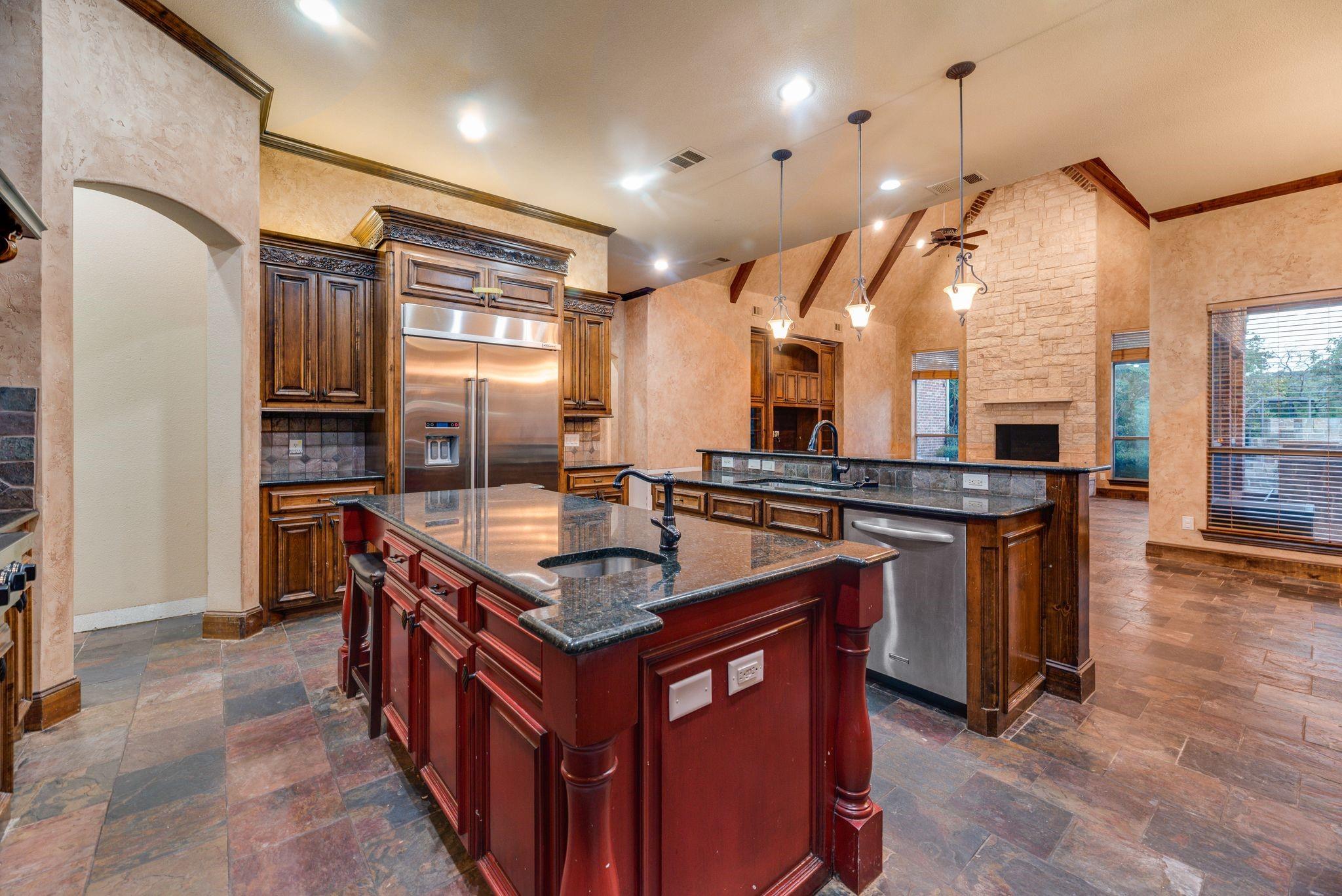 main property photo 10