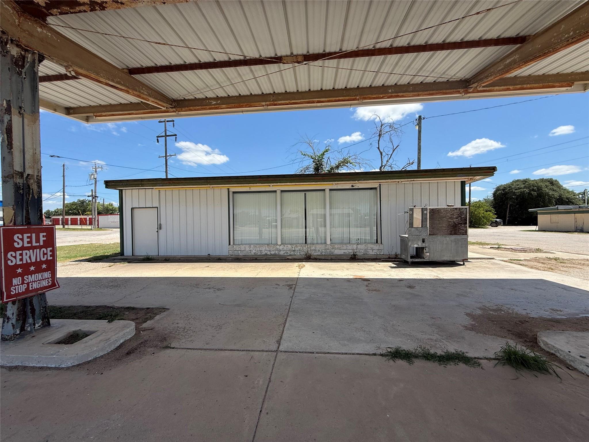 main property photo 3