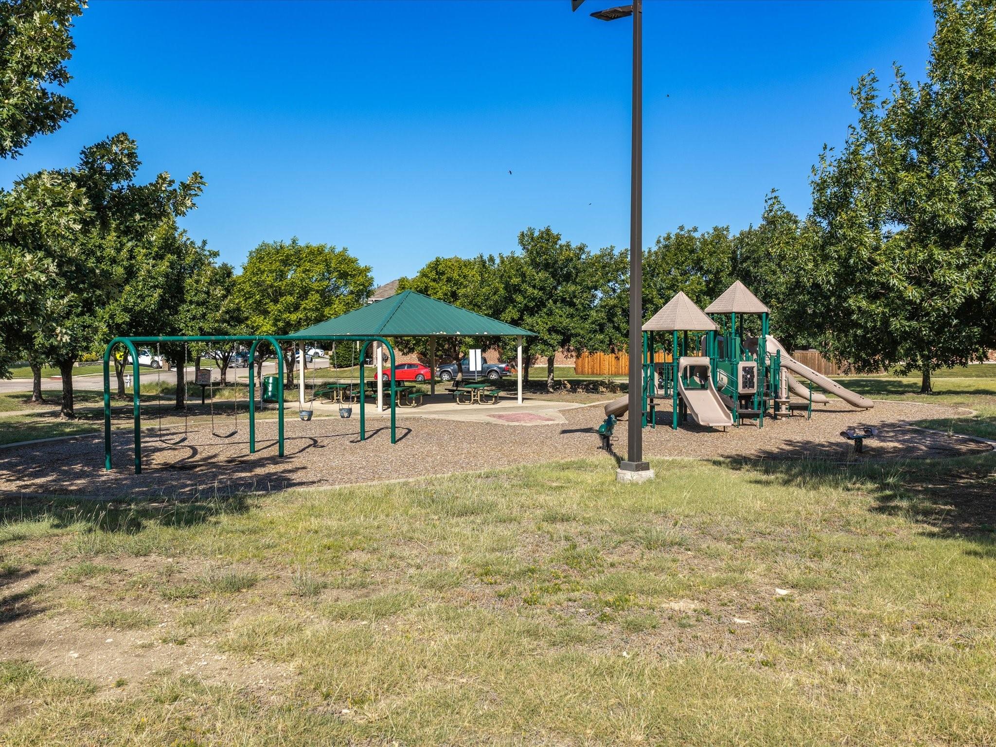 main property photo 30