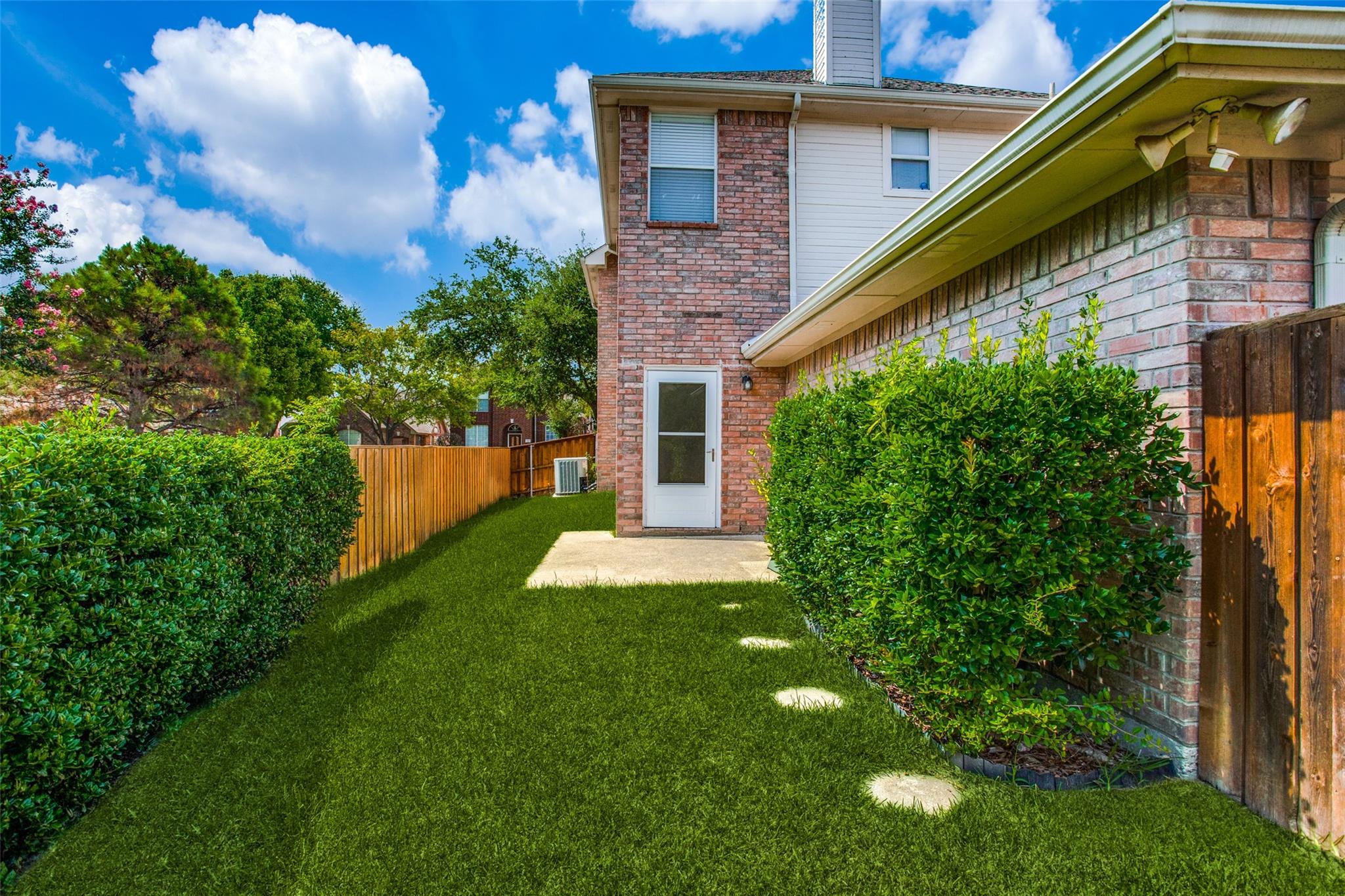 main property photo 17