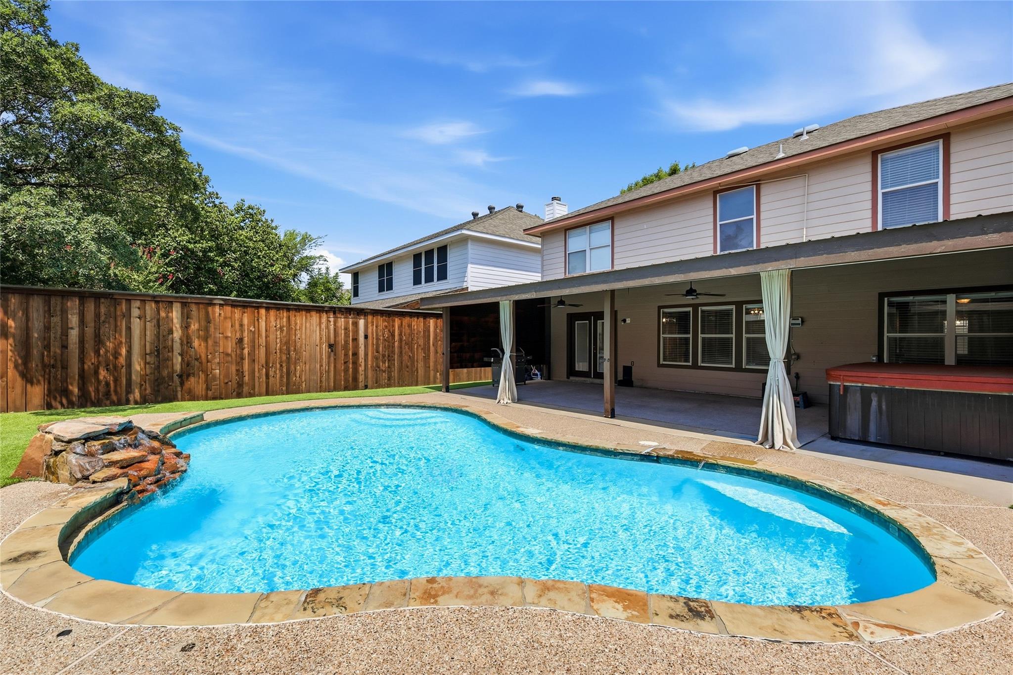main property photo 34