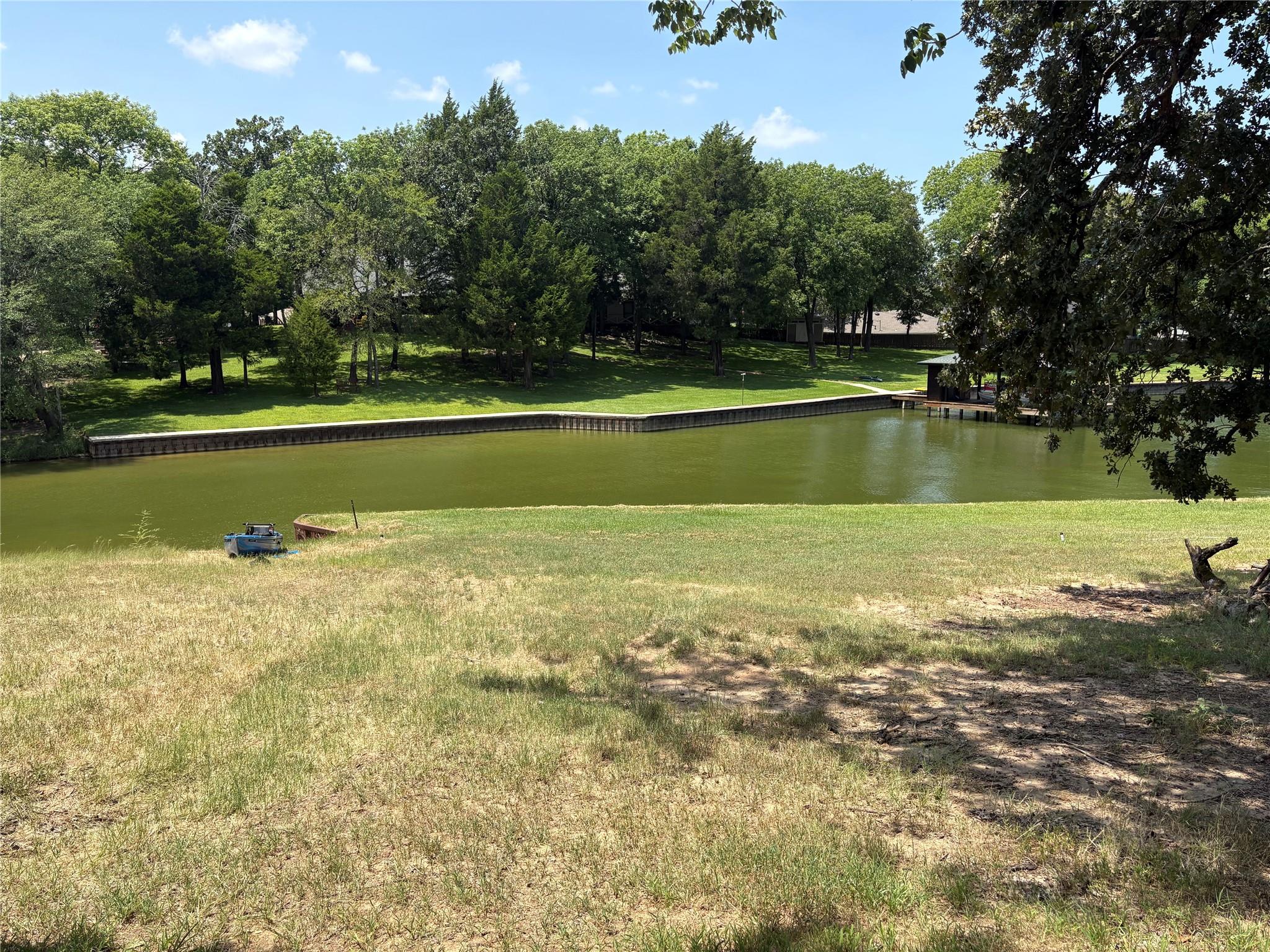 main property photo 14