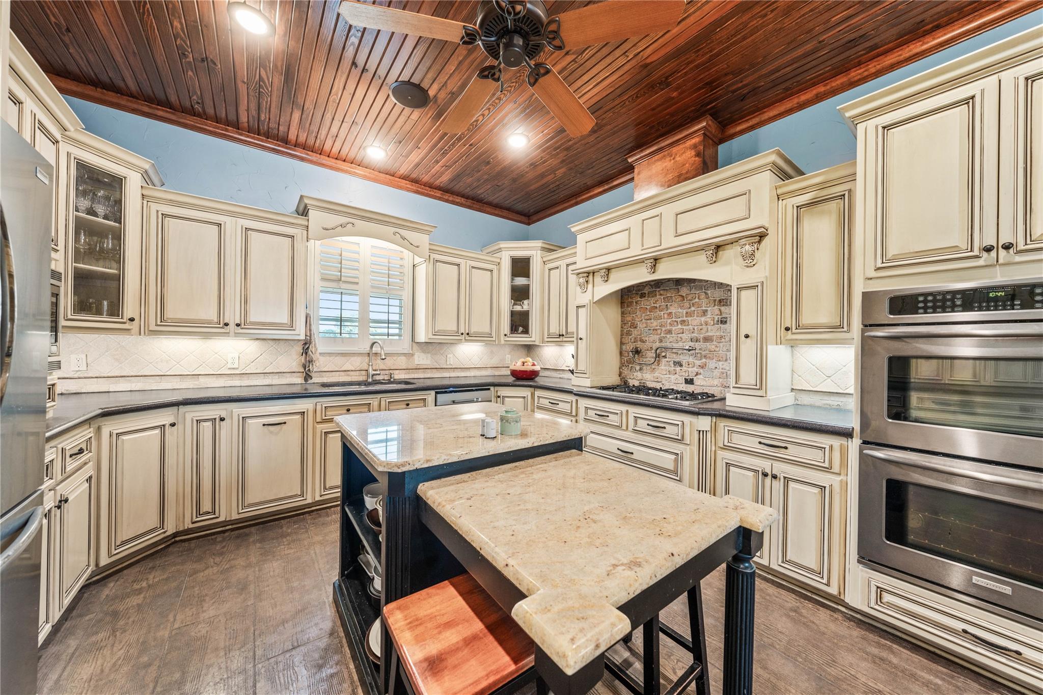 main property photo 7