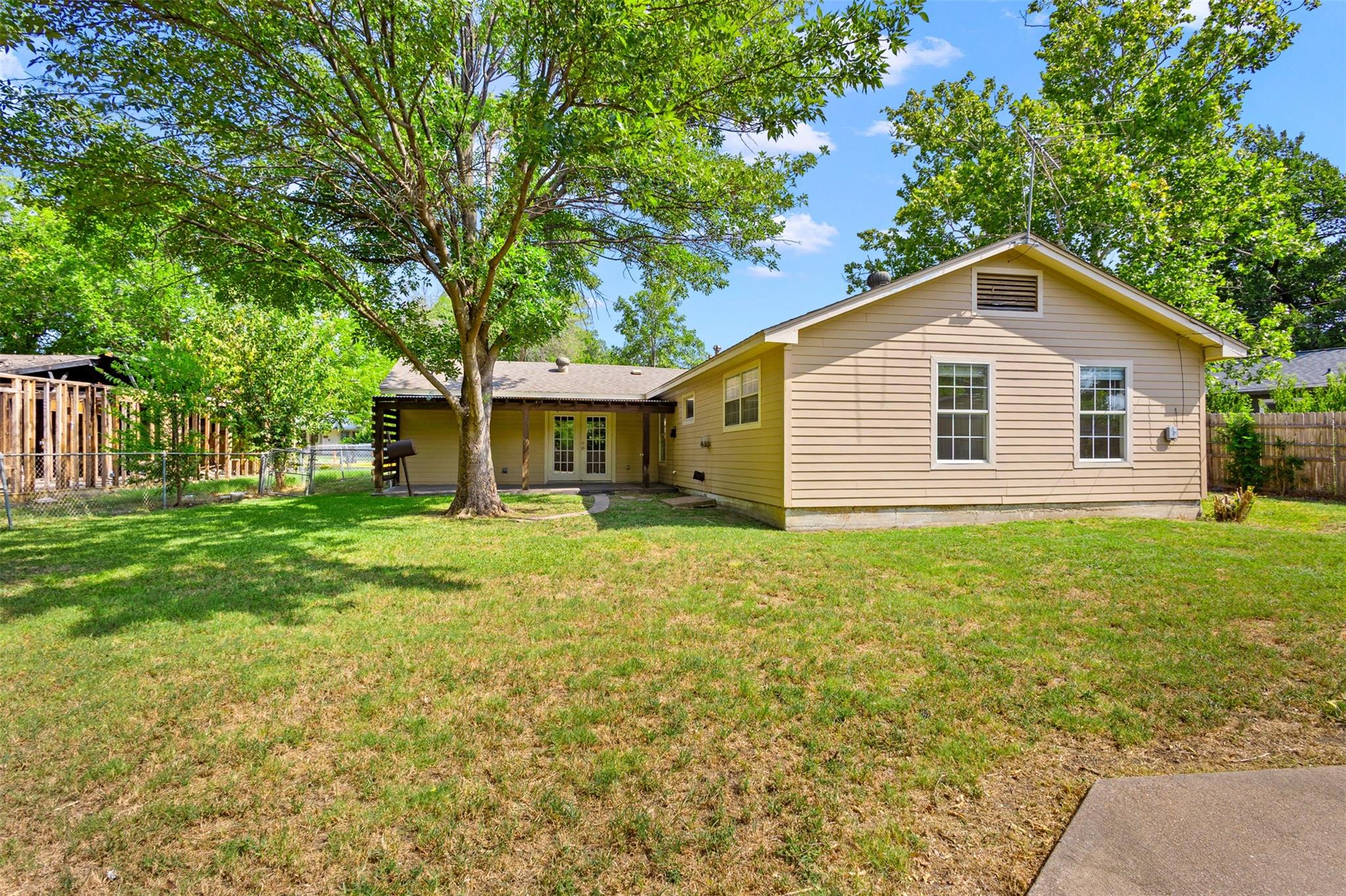 main property photo 21
