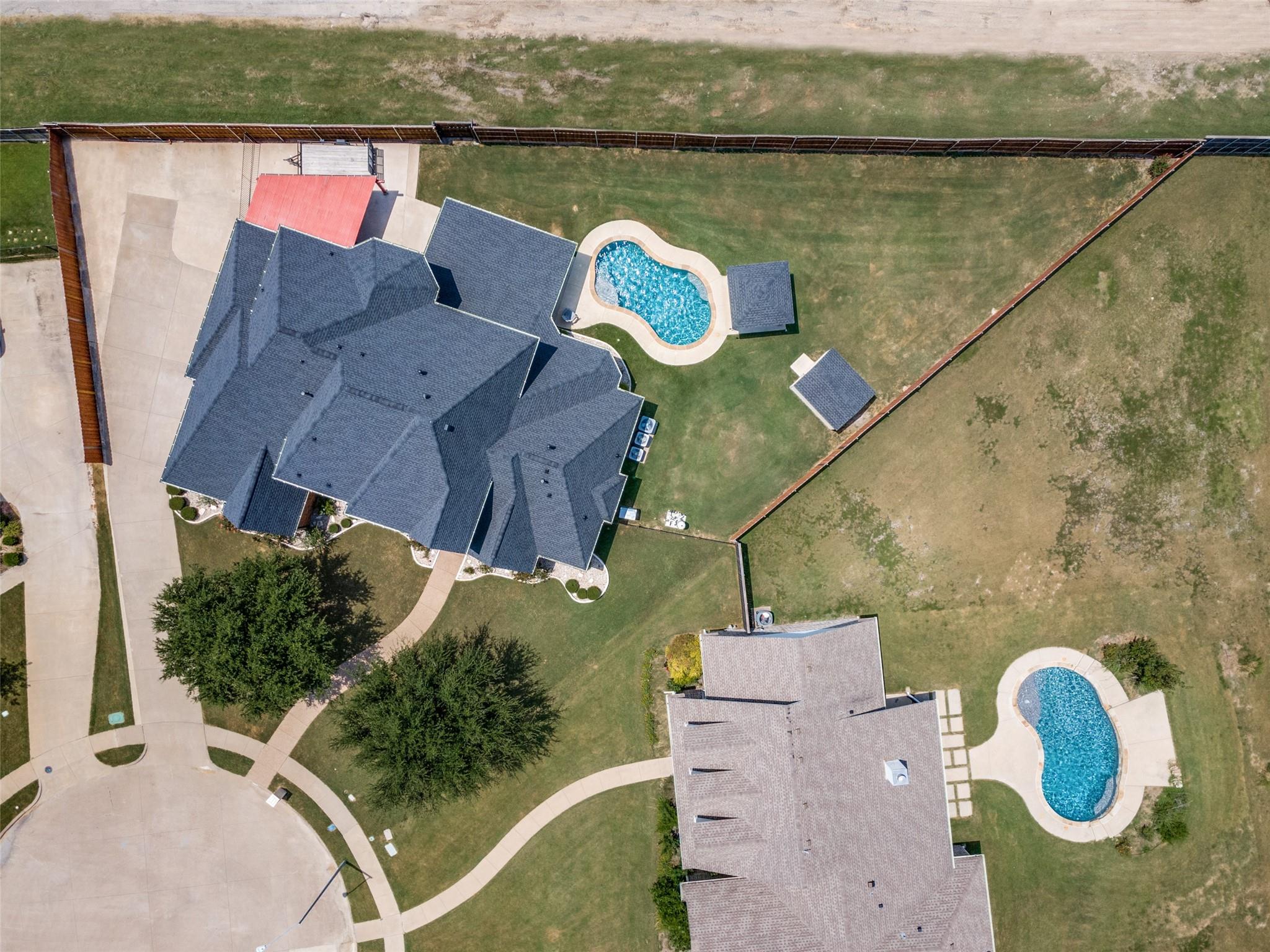 main property photo 28