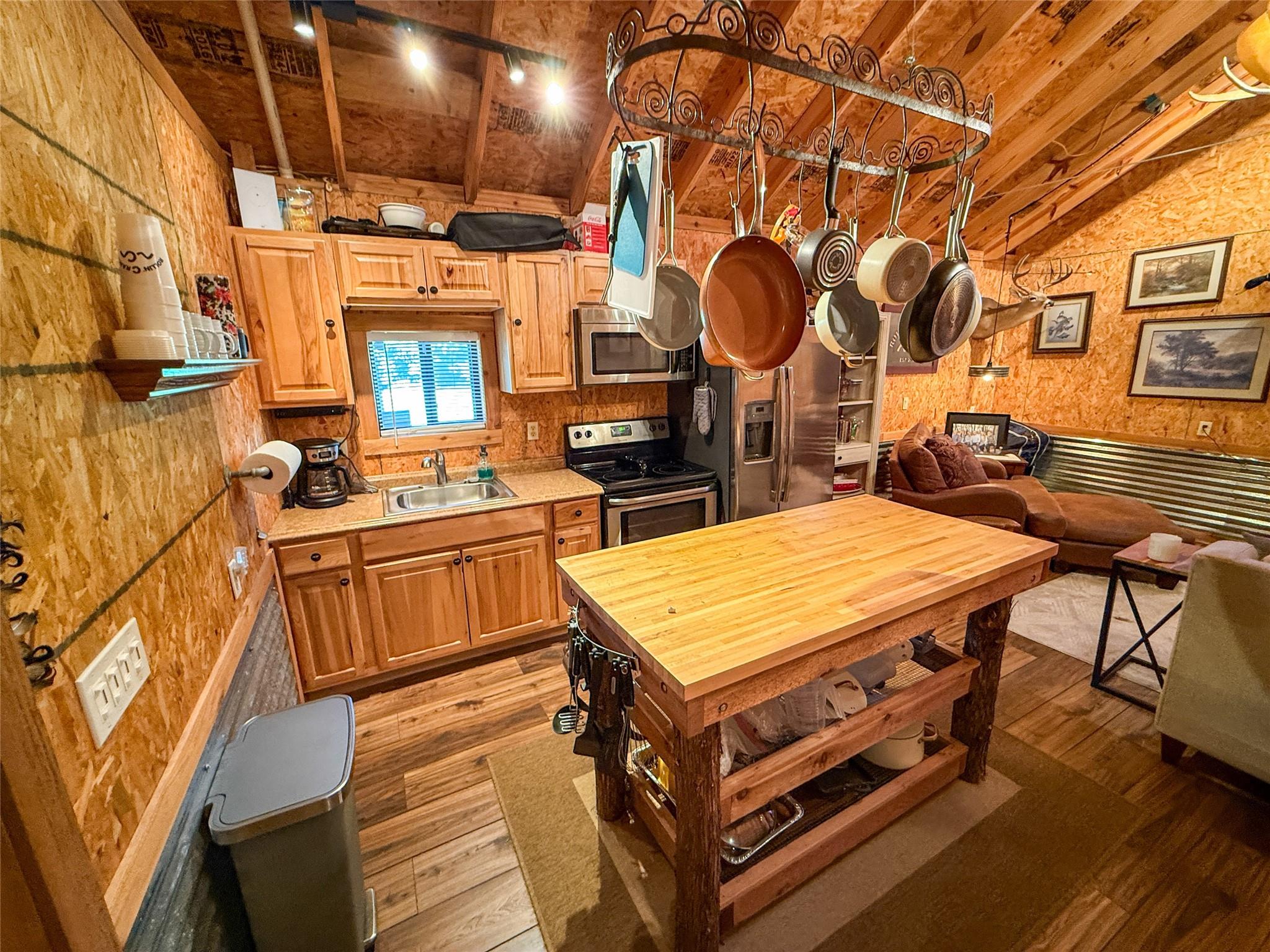 main property photo 21
