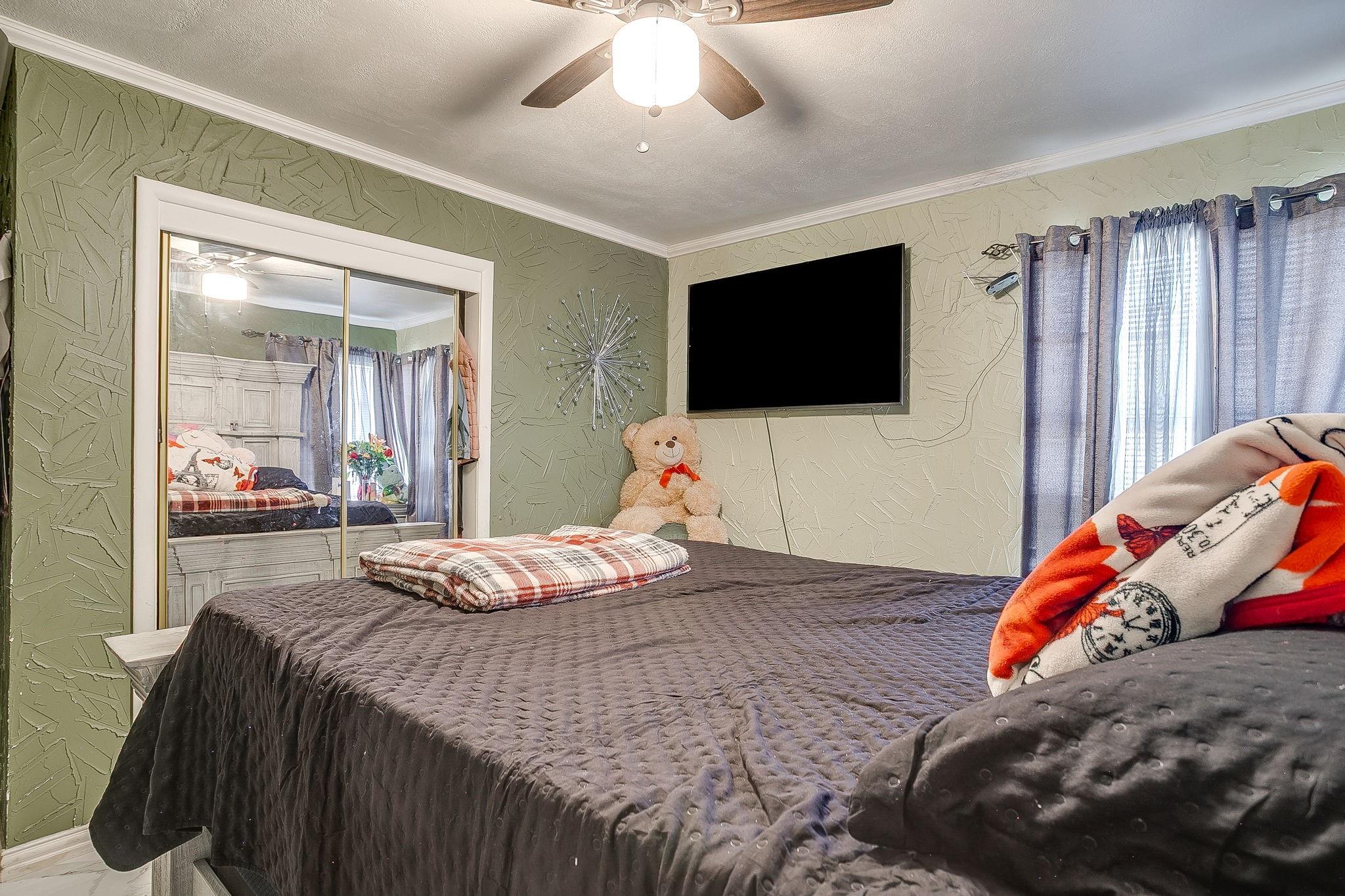 main property photo 23