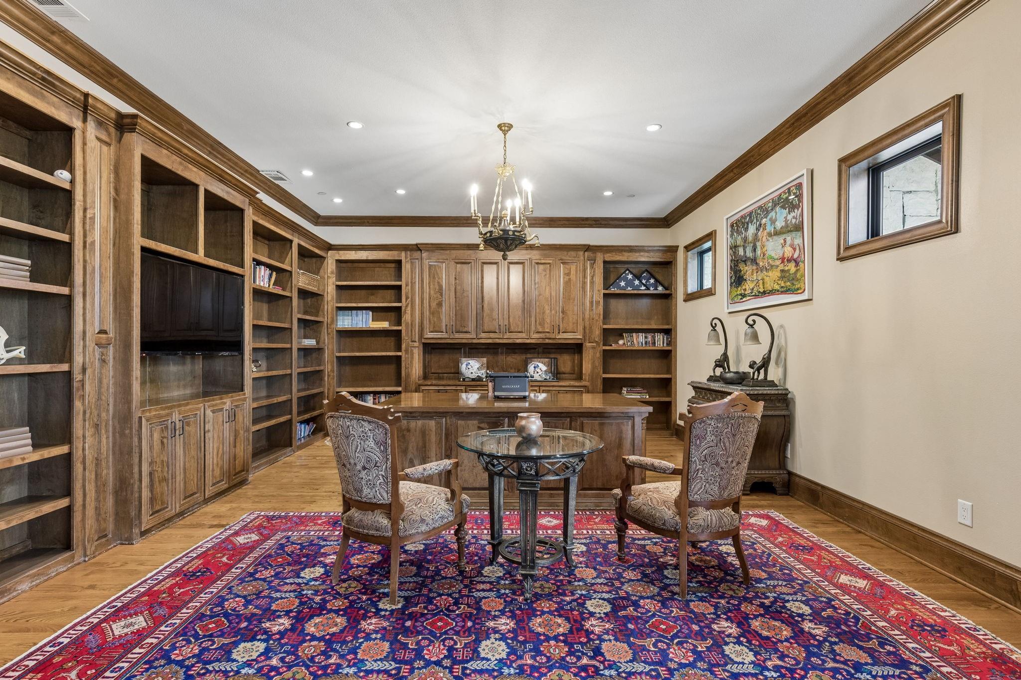 main property photo 20