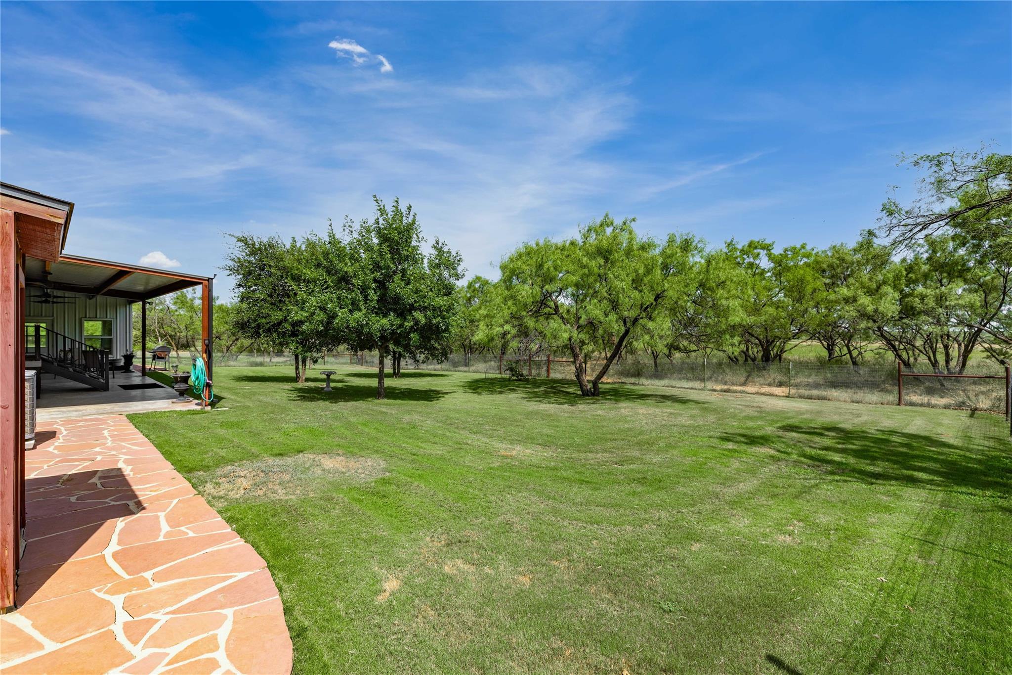 main property photo 19