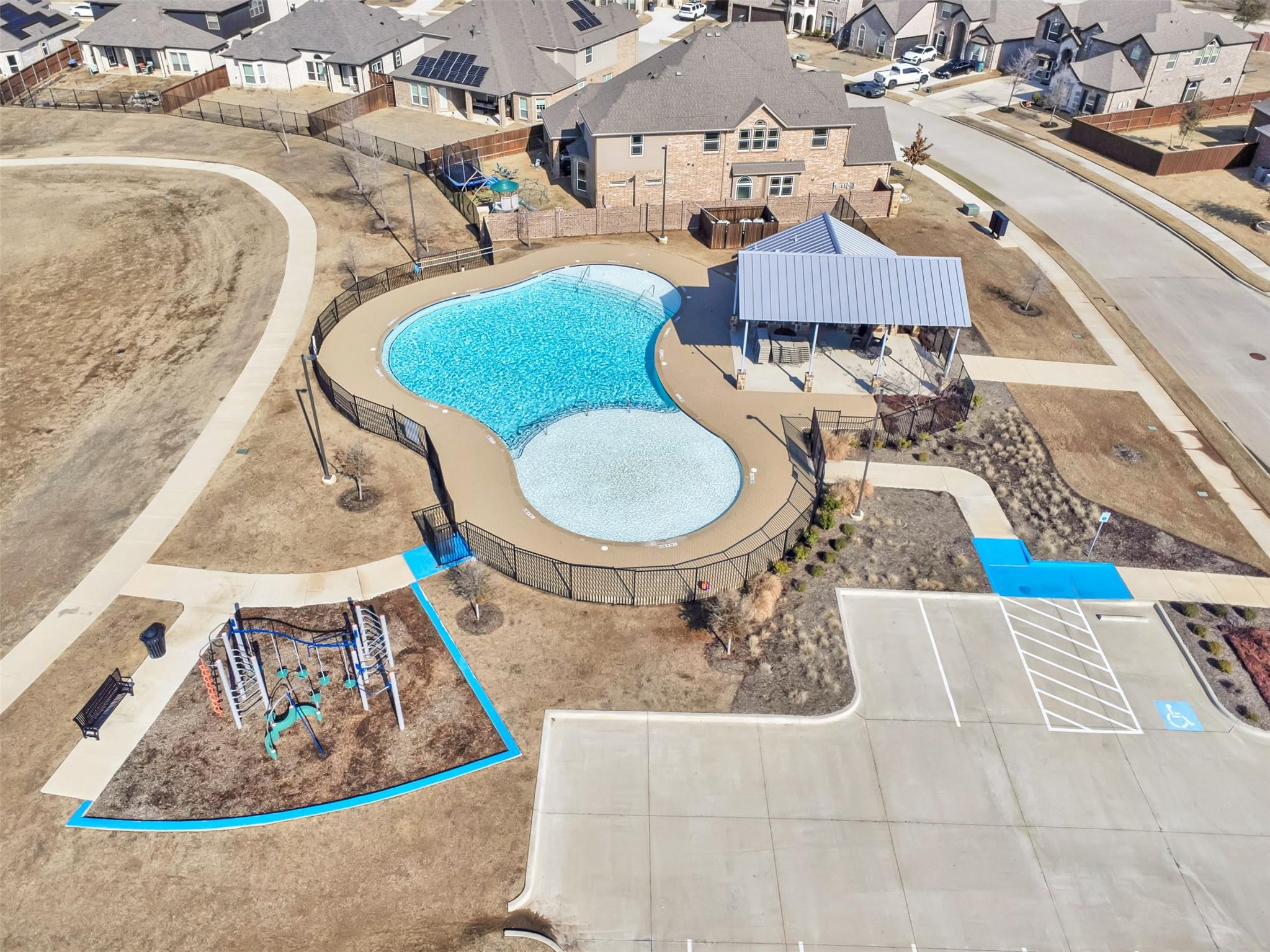 main property photo 19