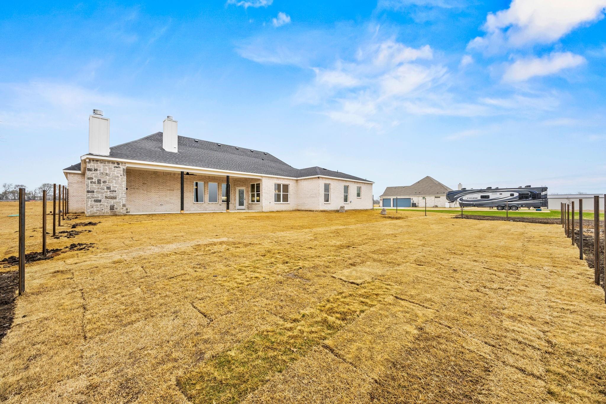 main property photo 27