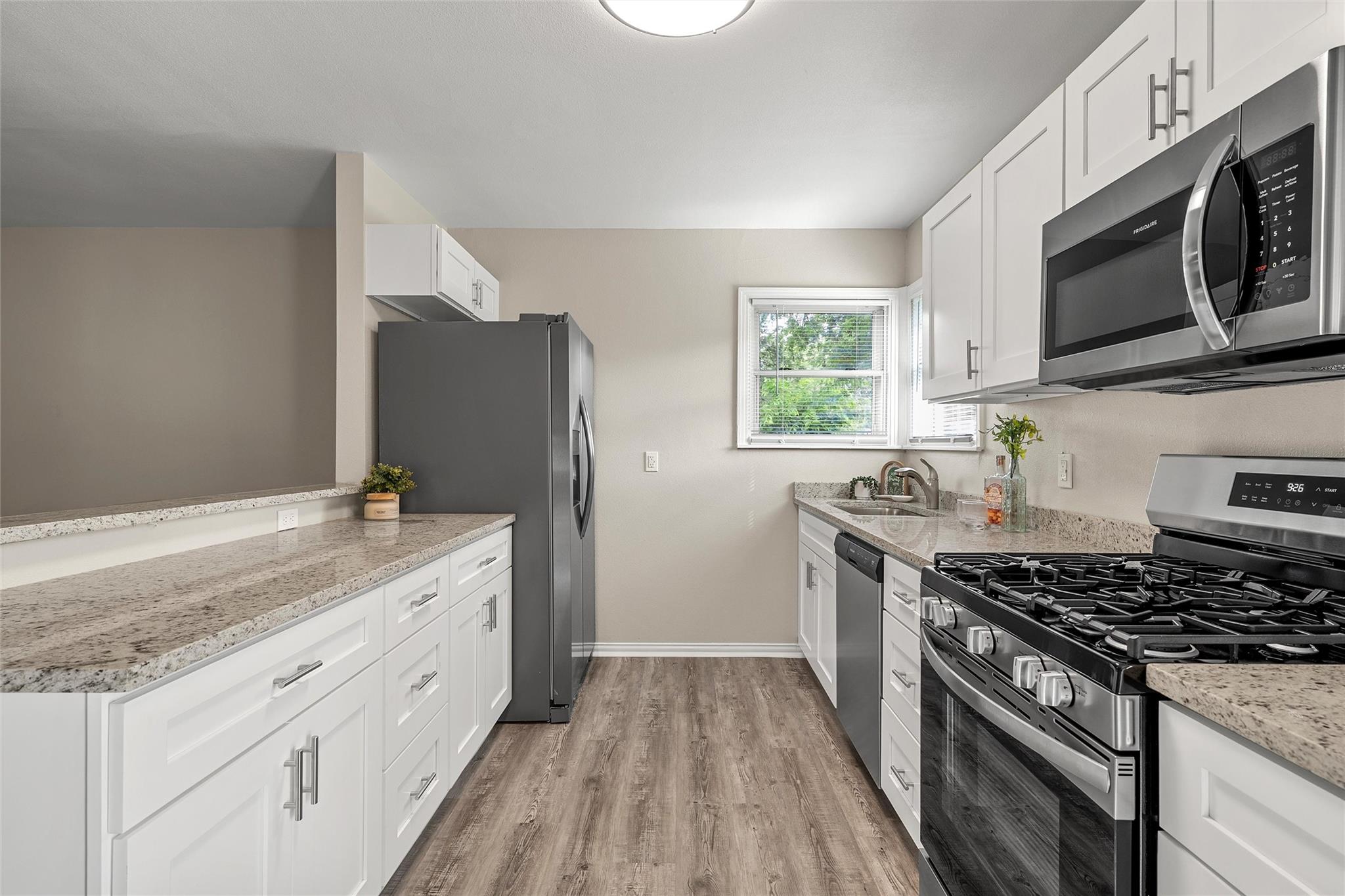 property viewer photo 6