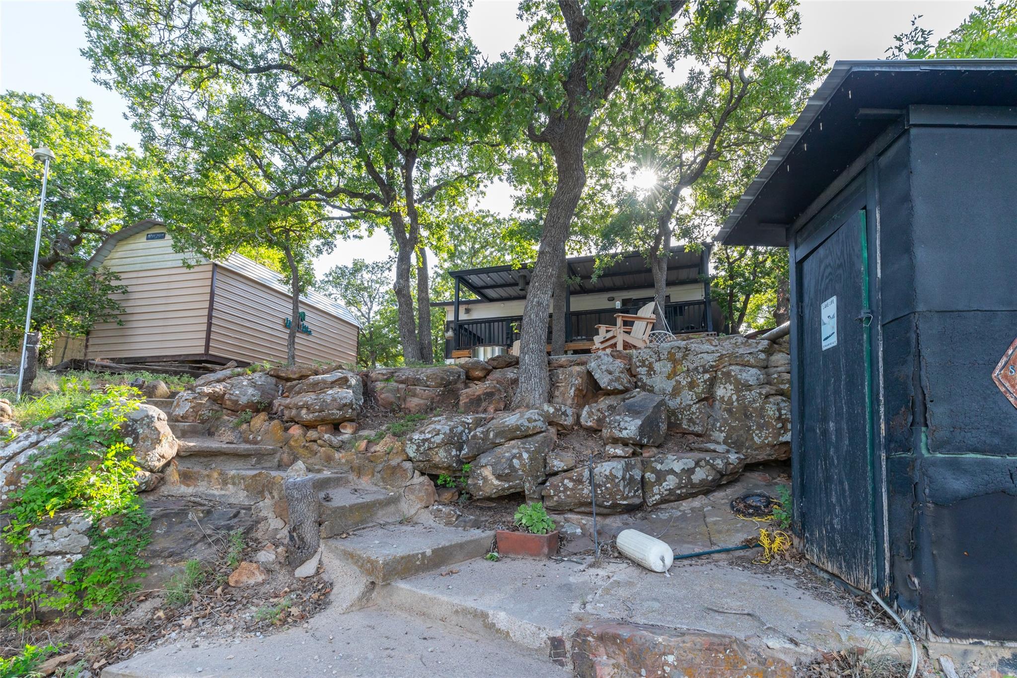 main property photo 30