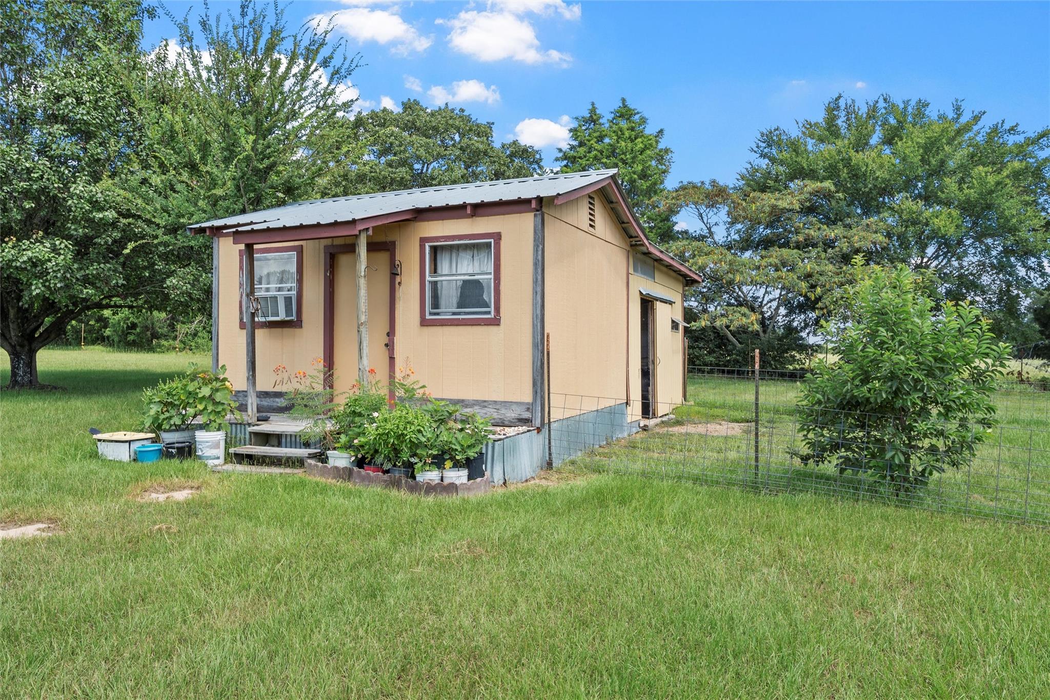 main property photo 7