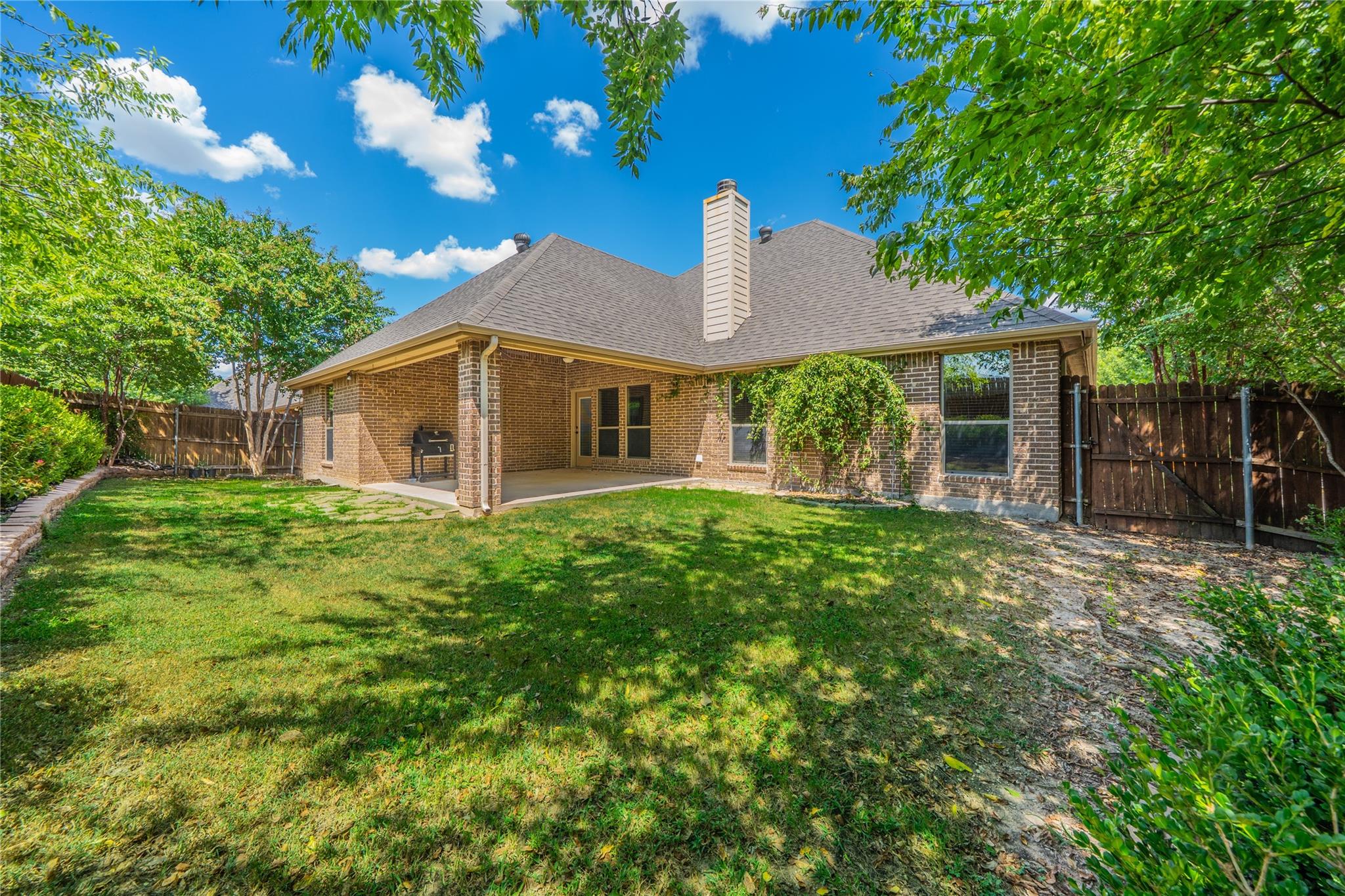 main property photo 25