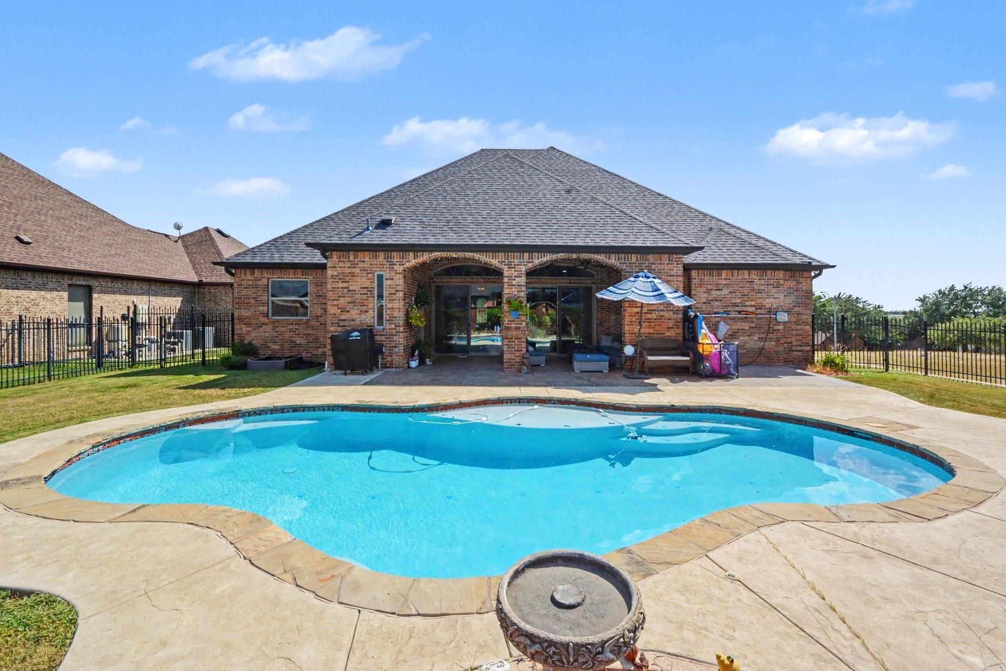 main property photo 26