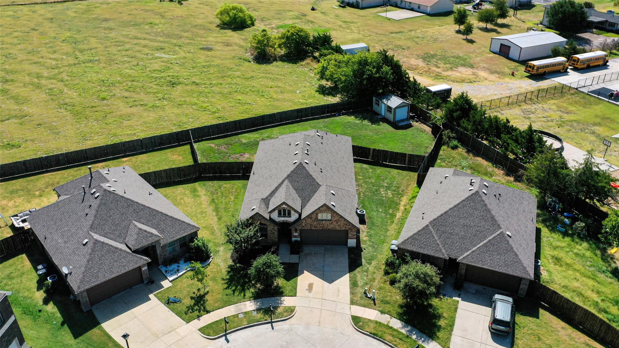main property photo 31