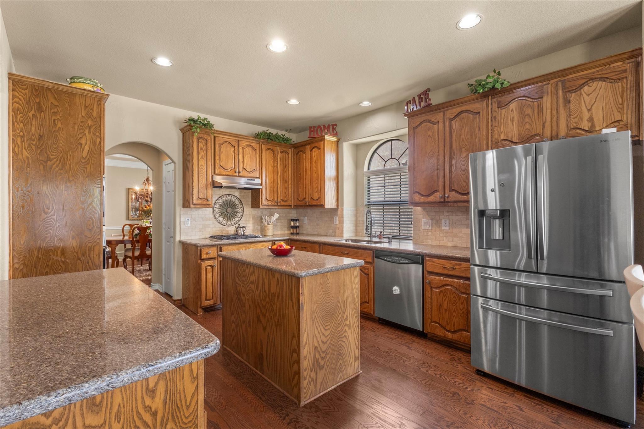 main property photo 7