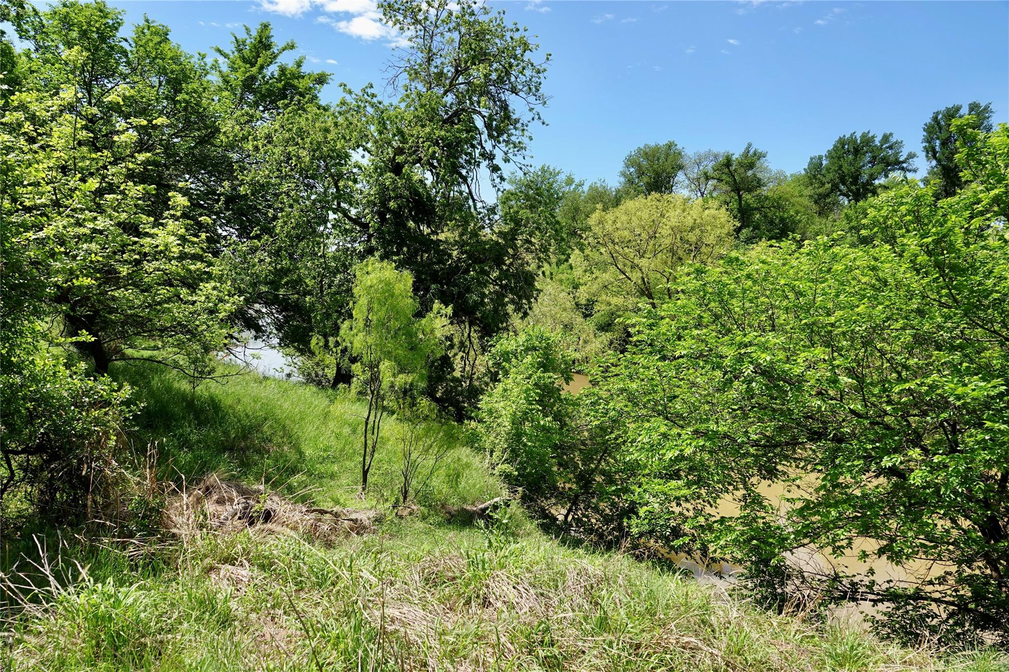 main property photo 25