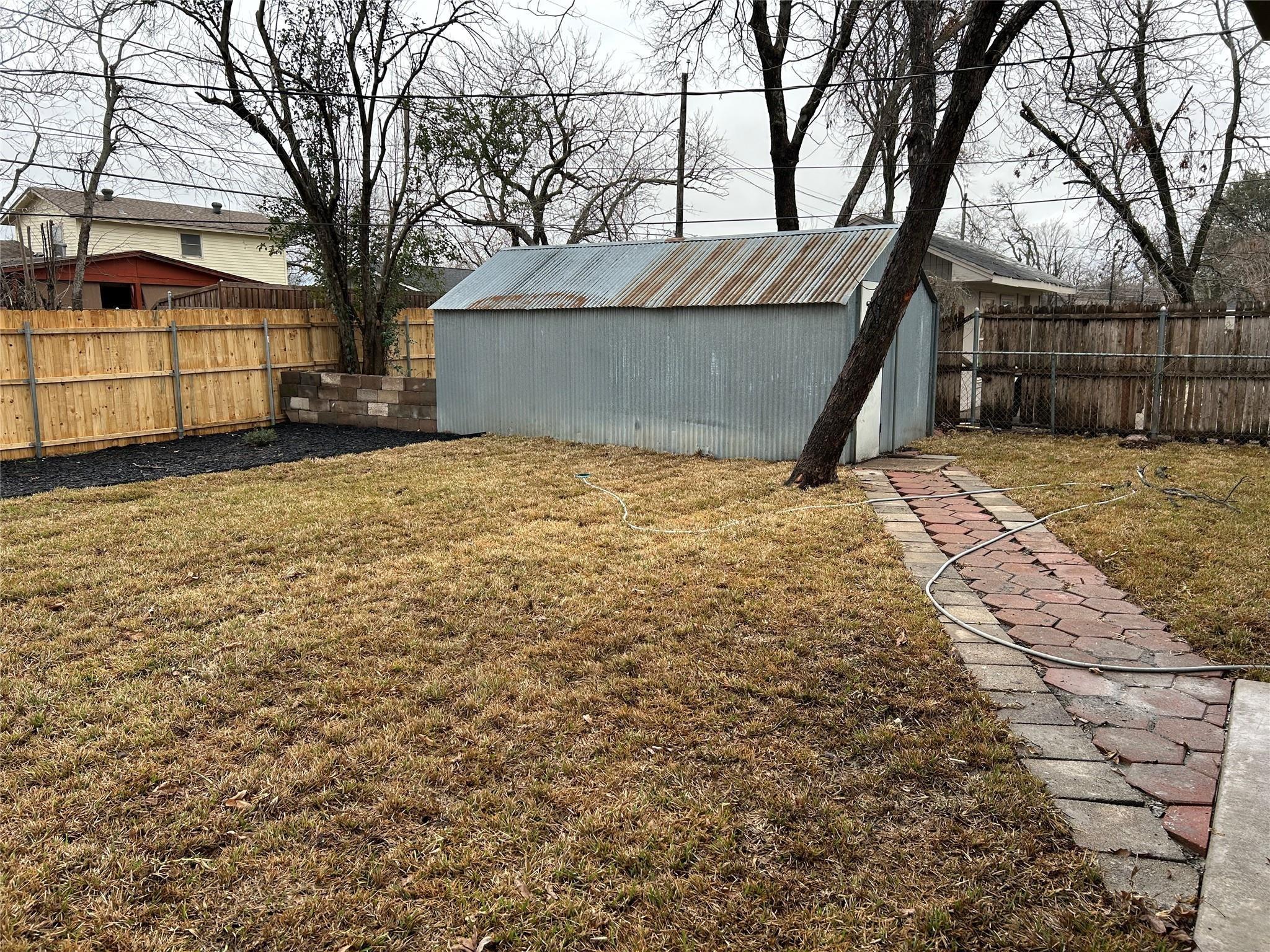 main property photo 20