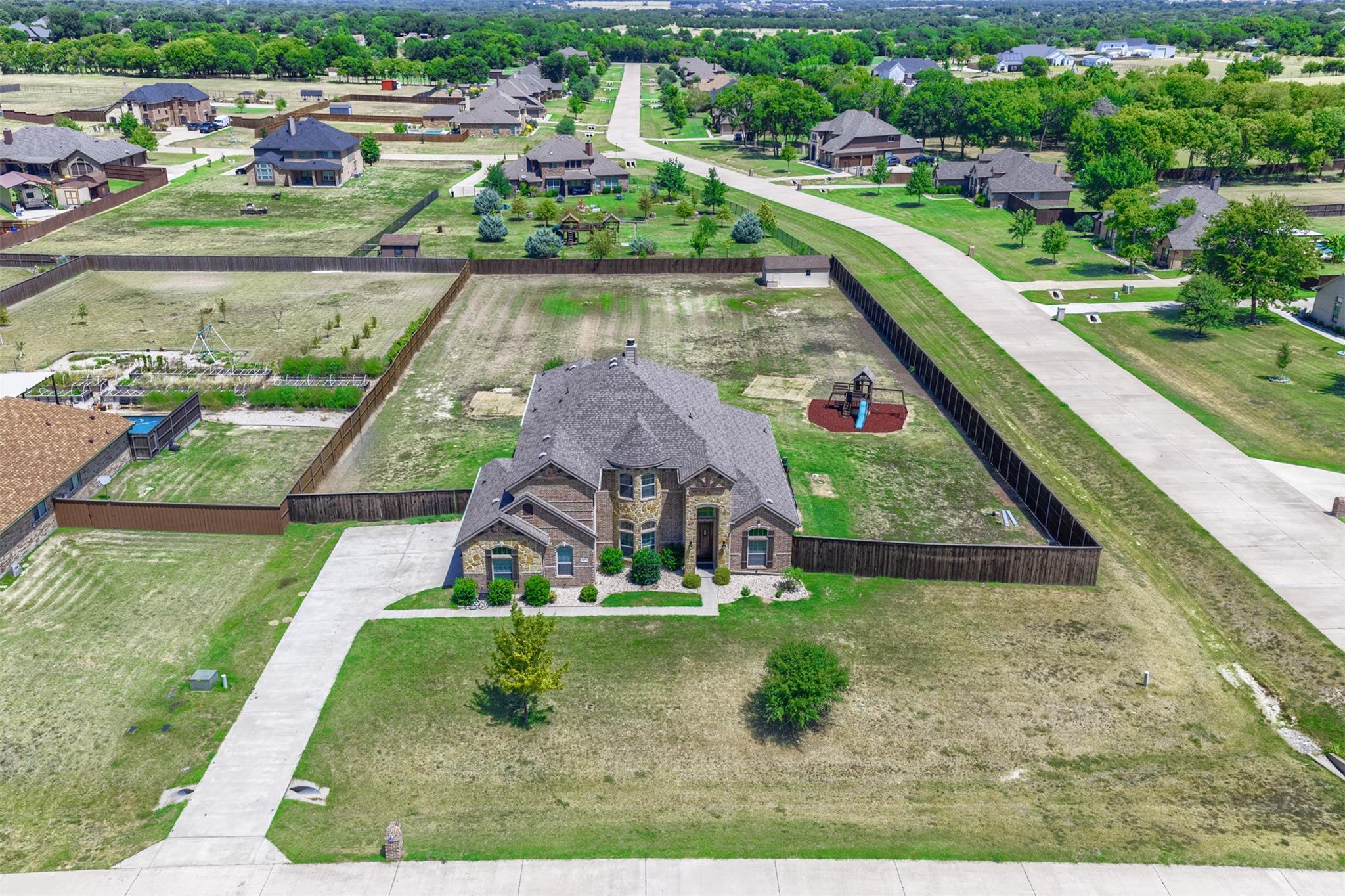 main property photo 38