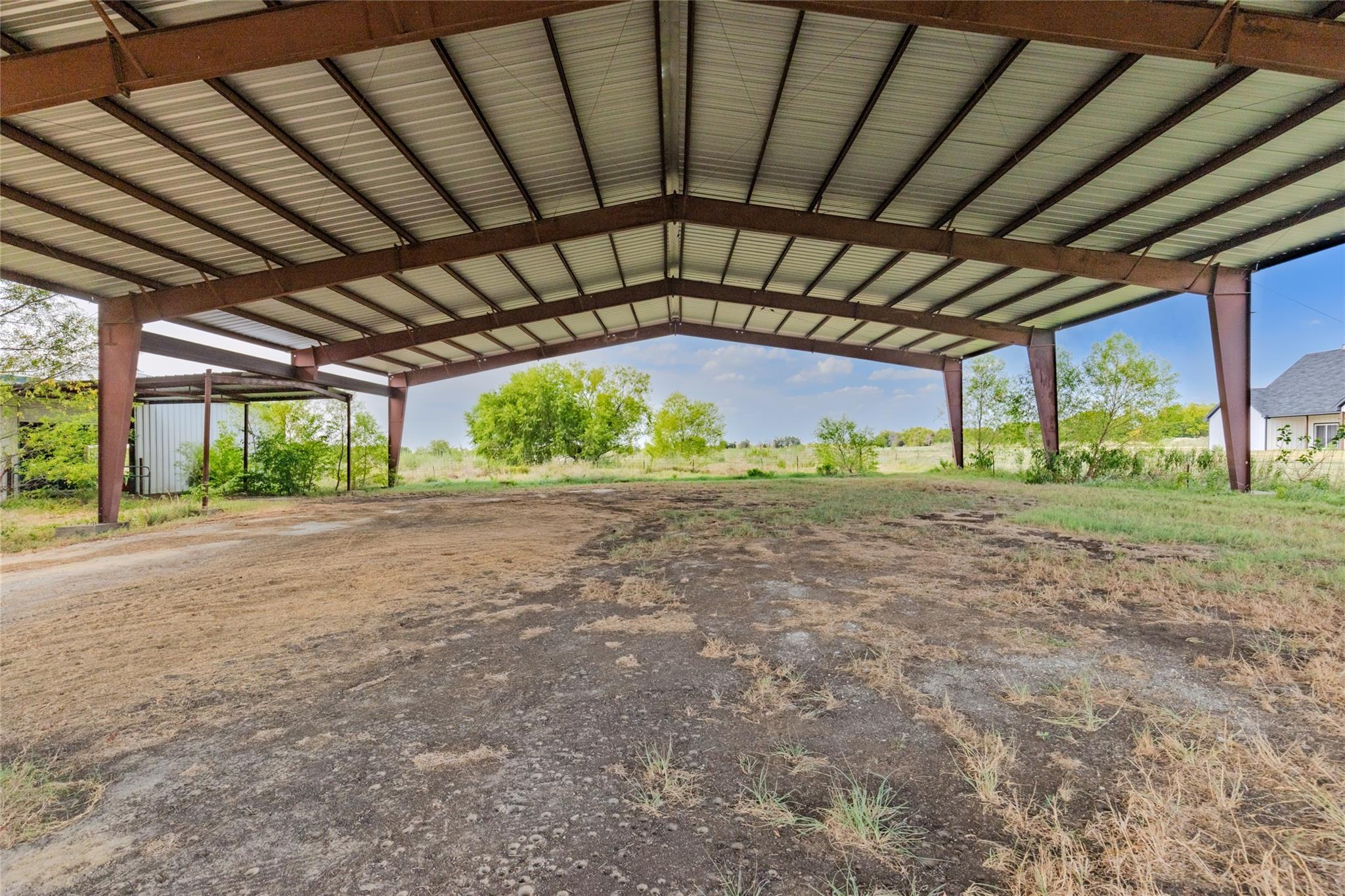 main property photo 33