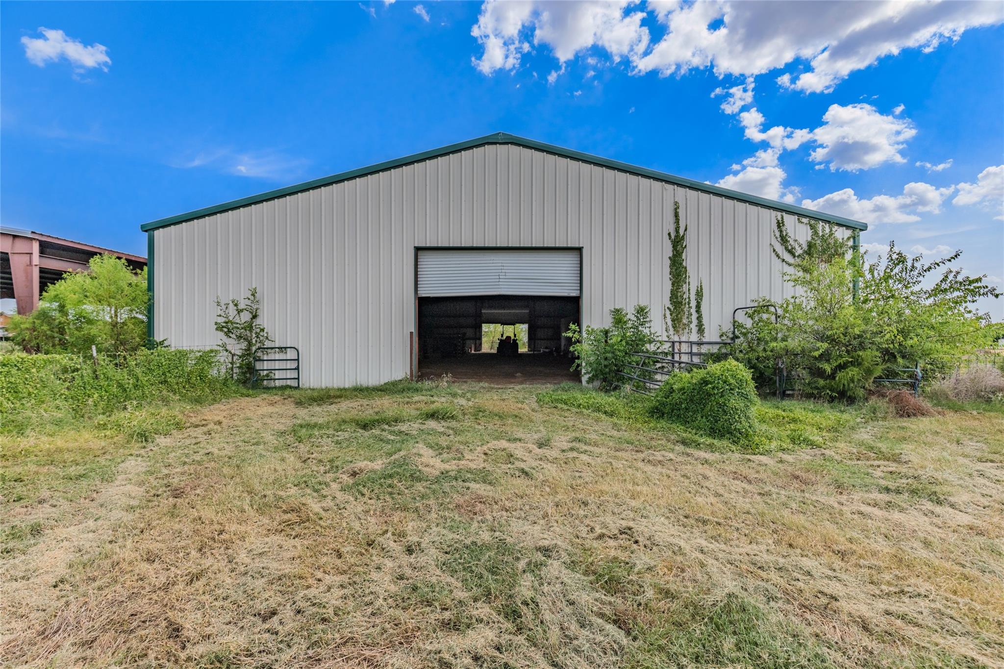 main property photo 34