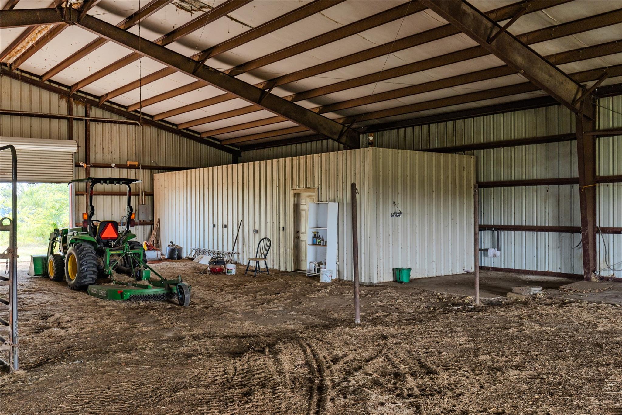 main property photo 35