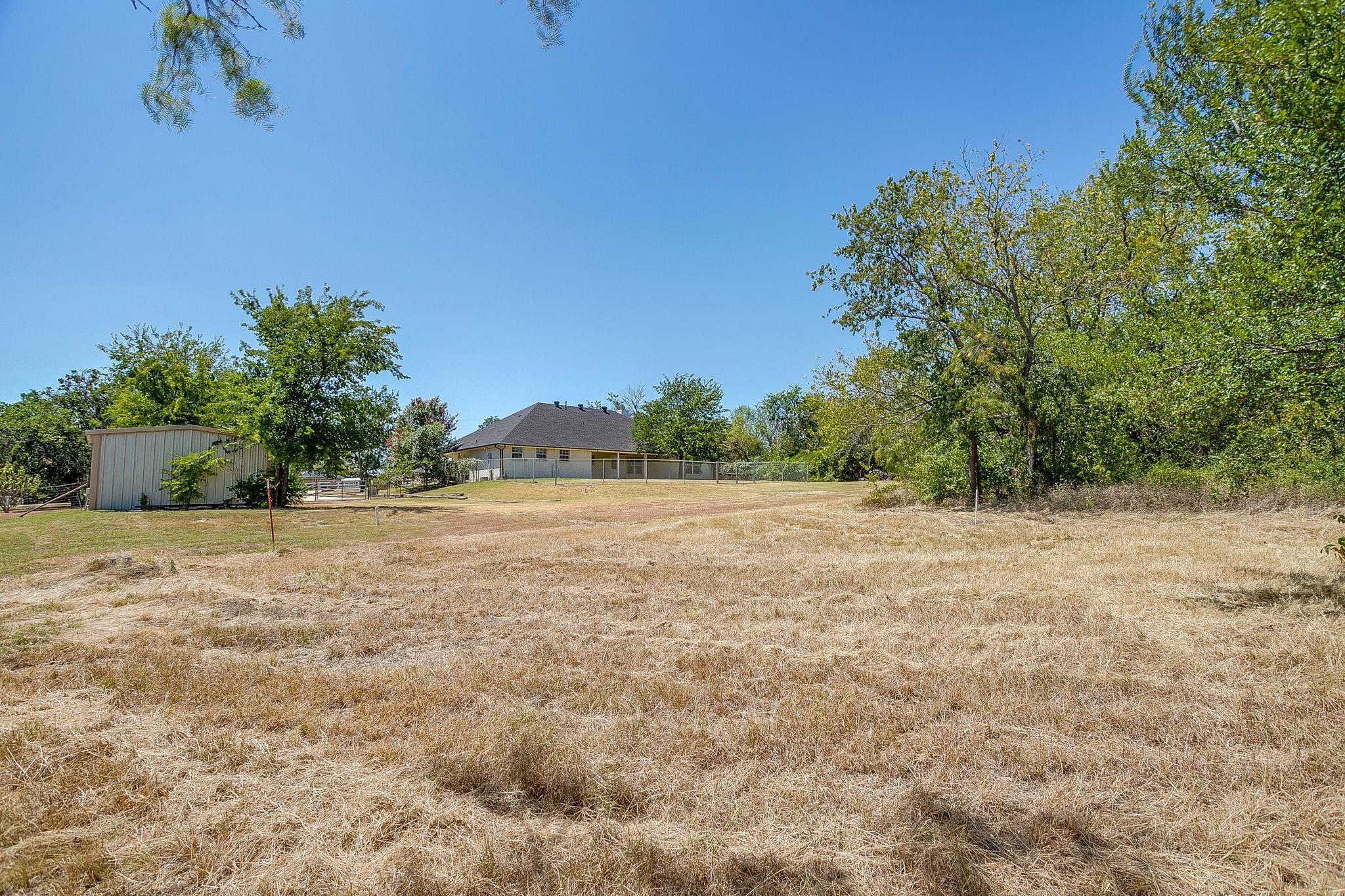 main property photo 25