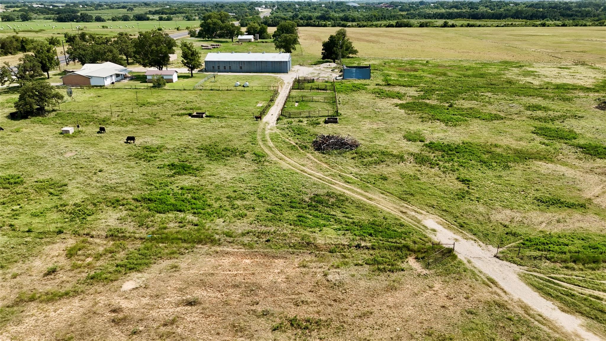 main property photo 30