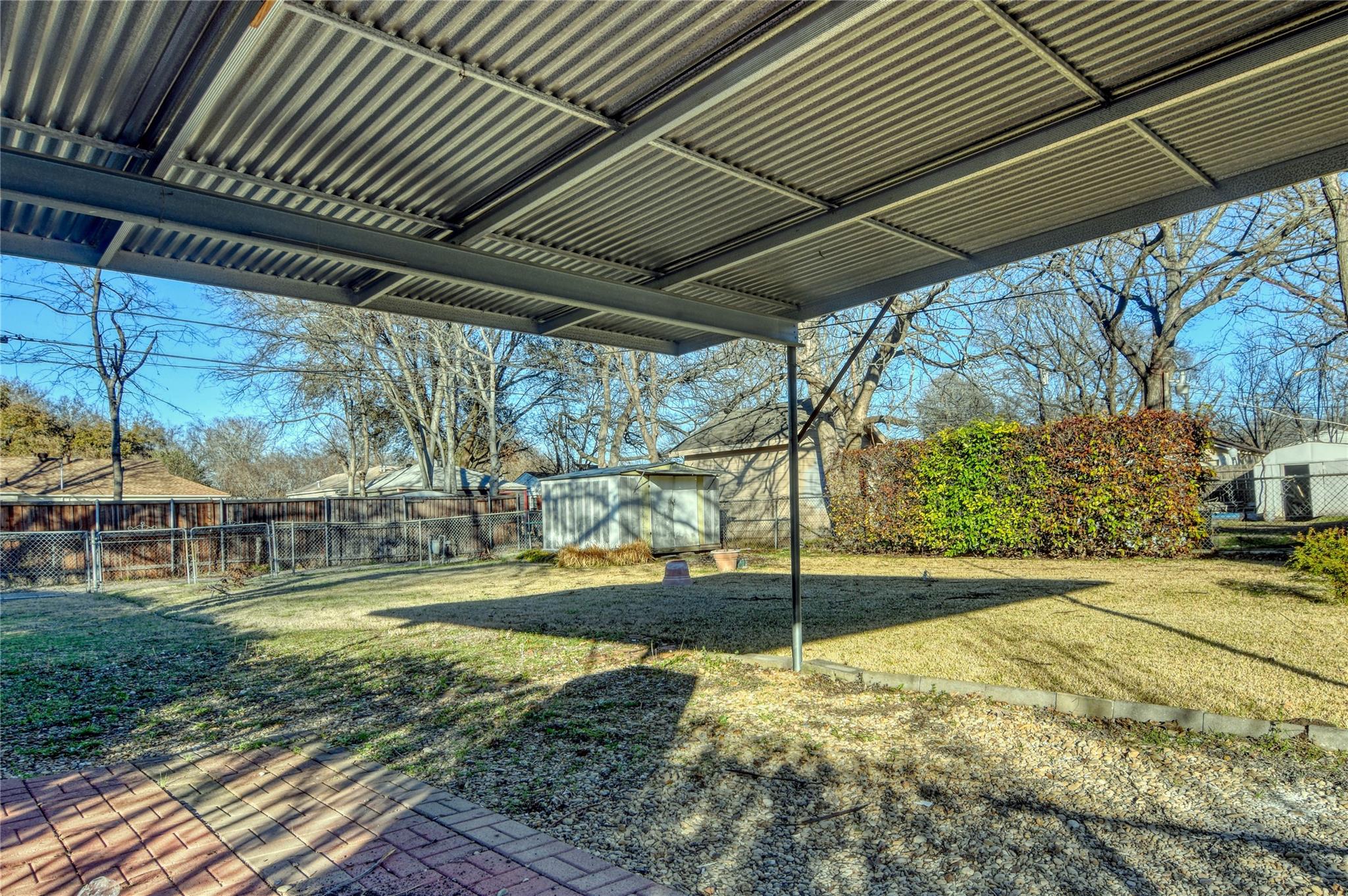 main property photo 23