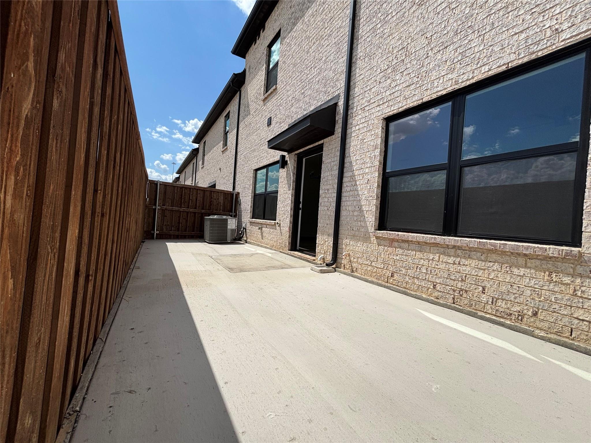 main property photo 25