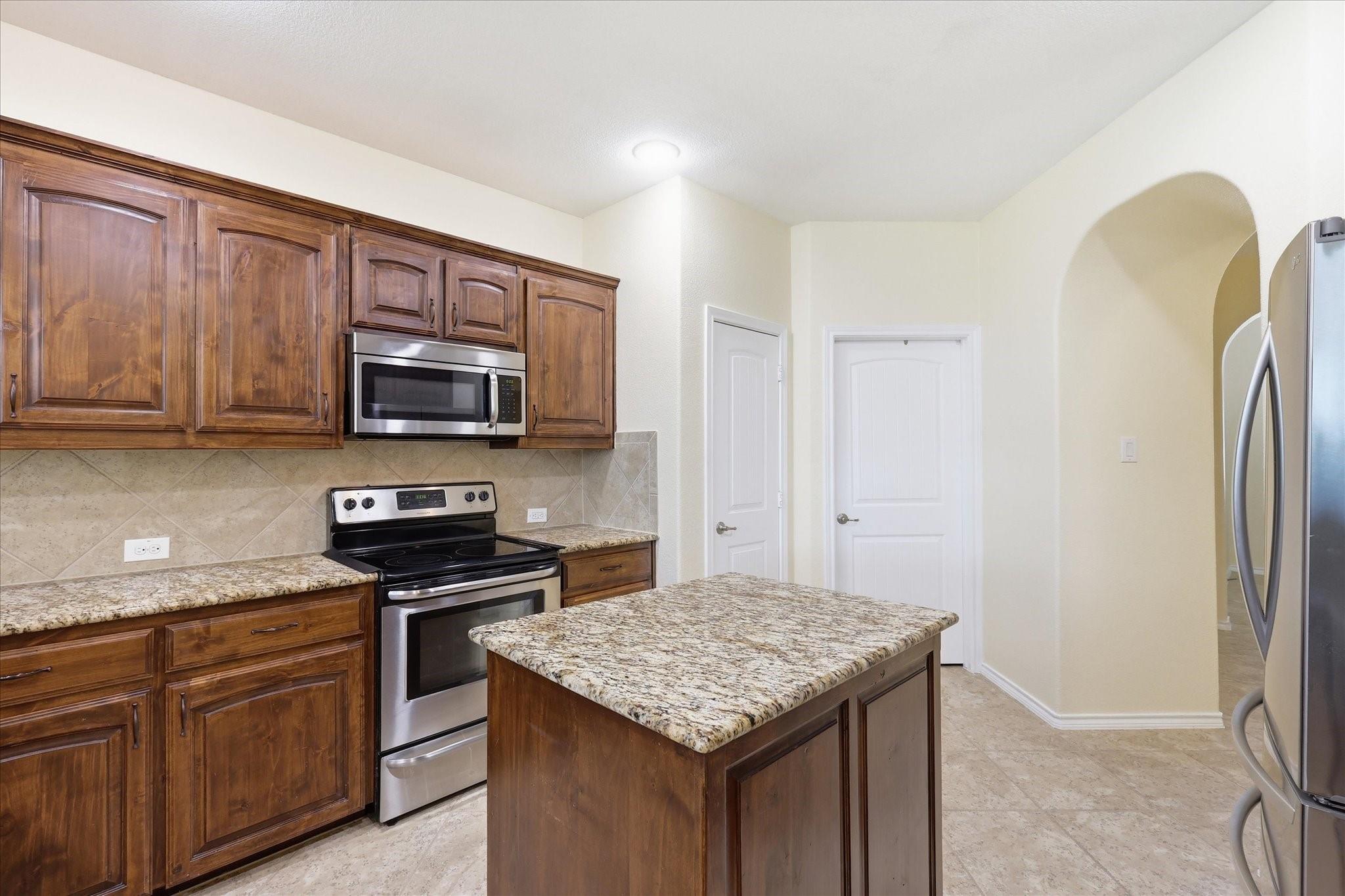 main property photo 11