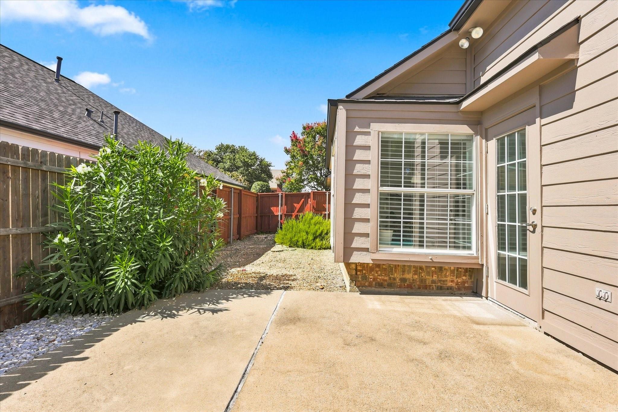 main property photo 28