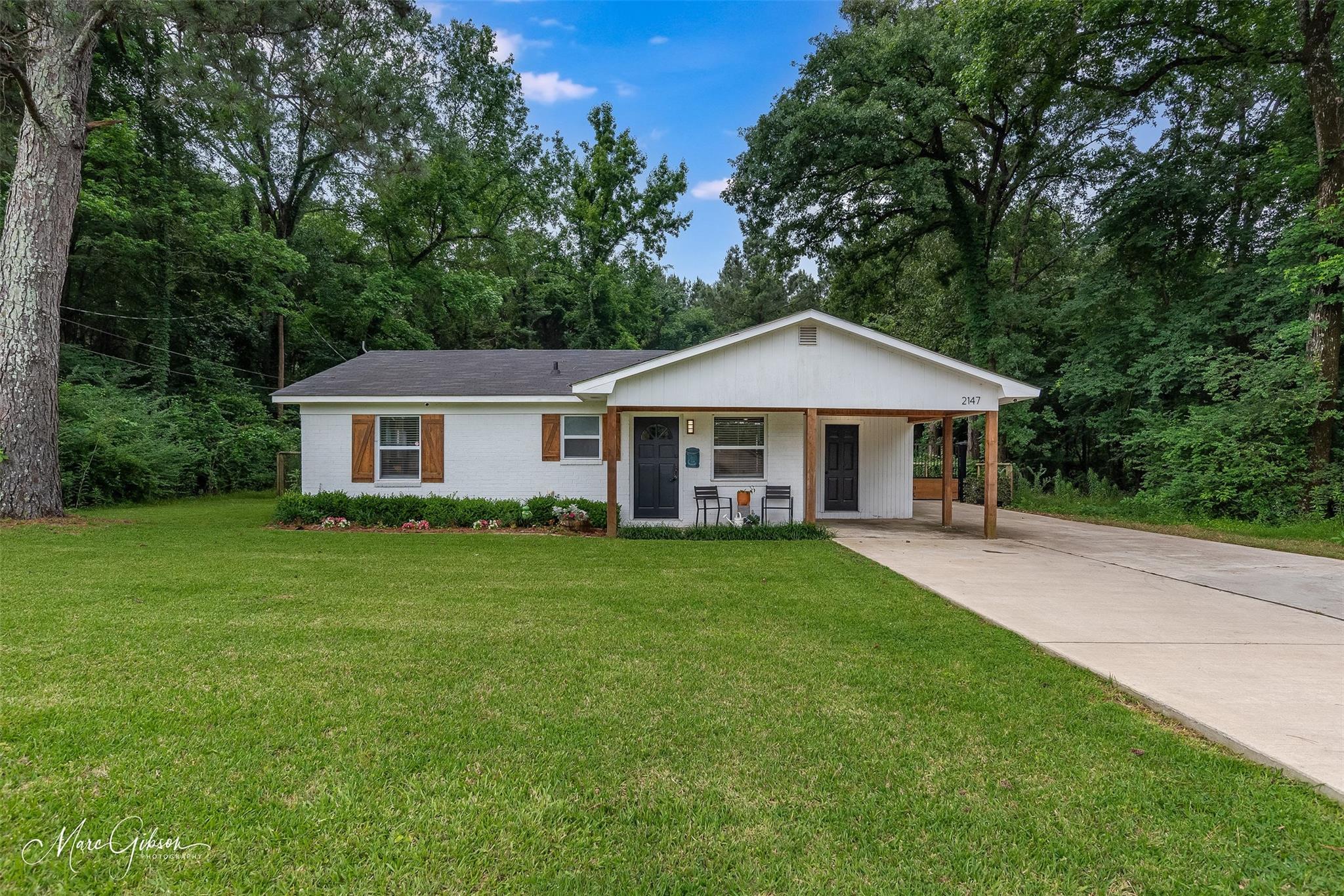 main property photo 0