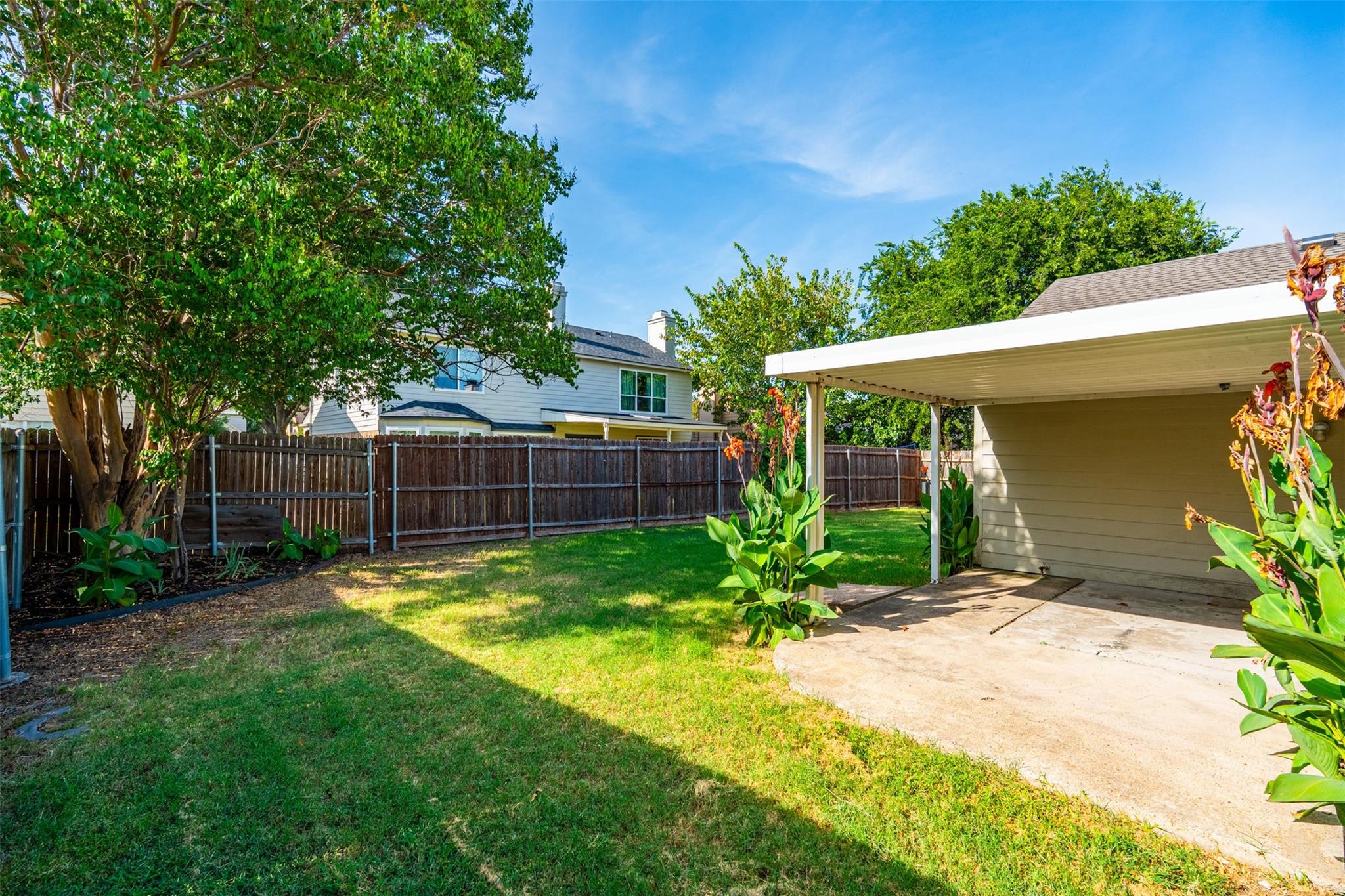 main property photo 23