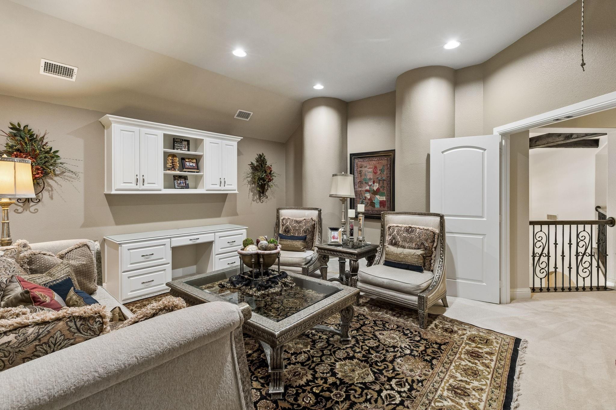 main property photo 19