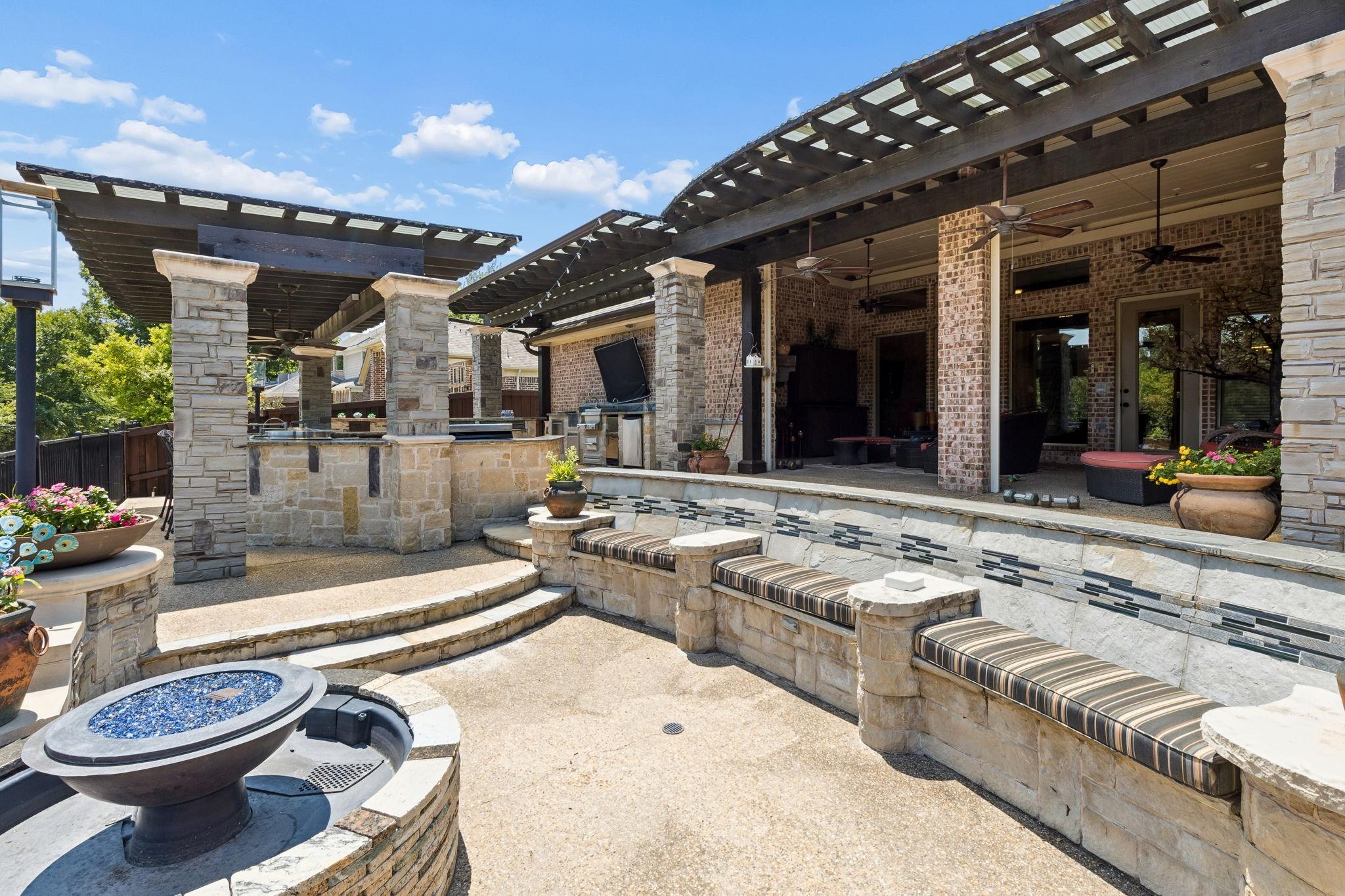 main property photo 23