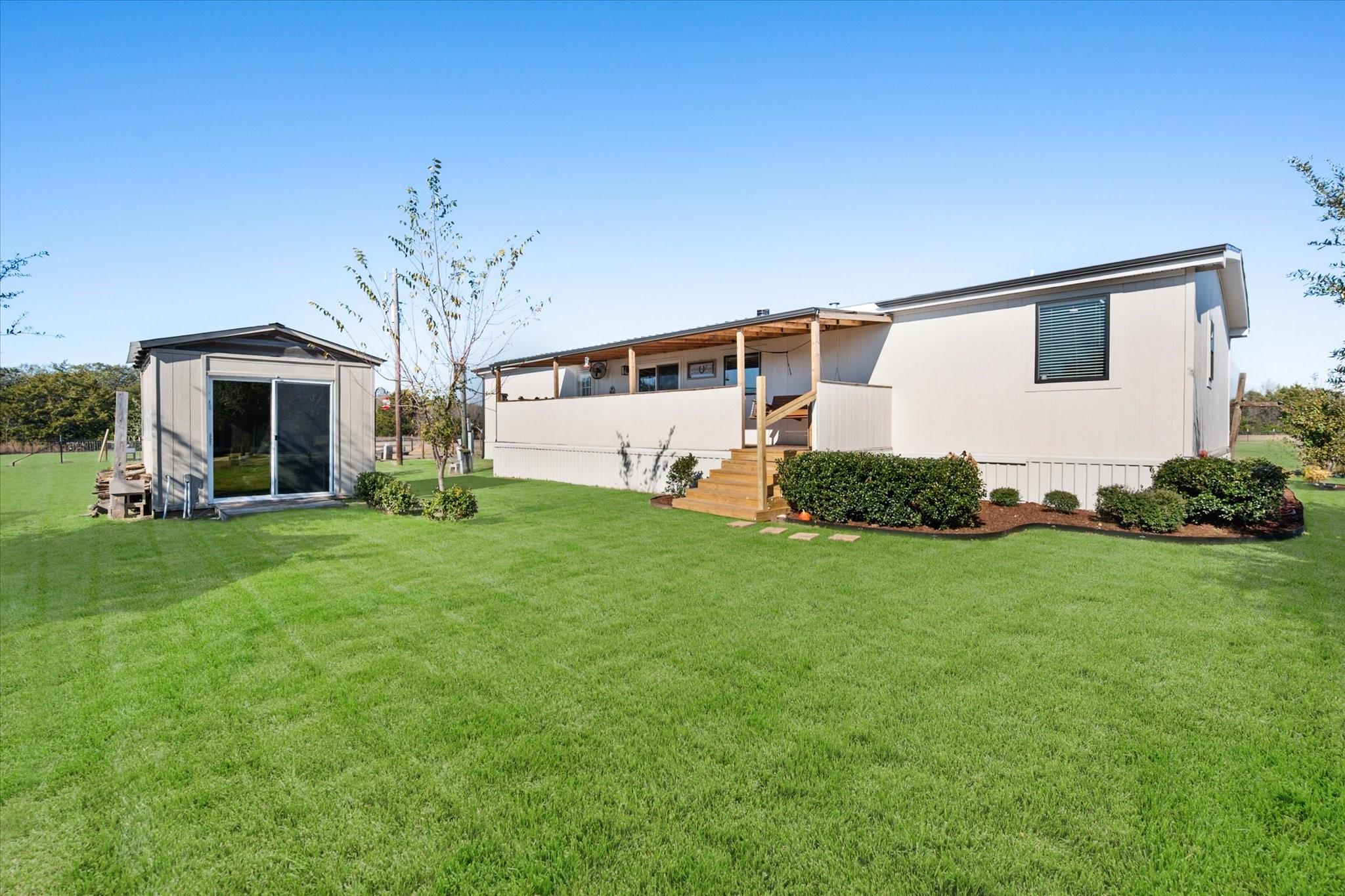 main property photo 28